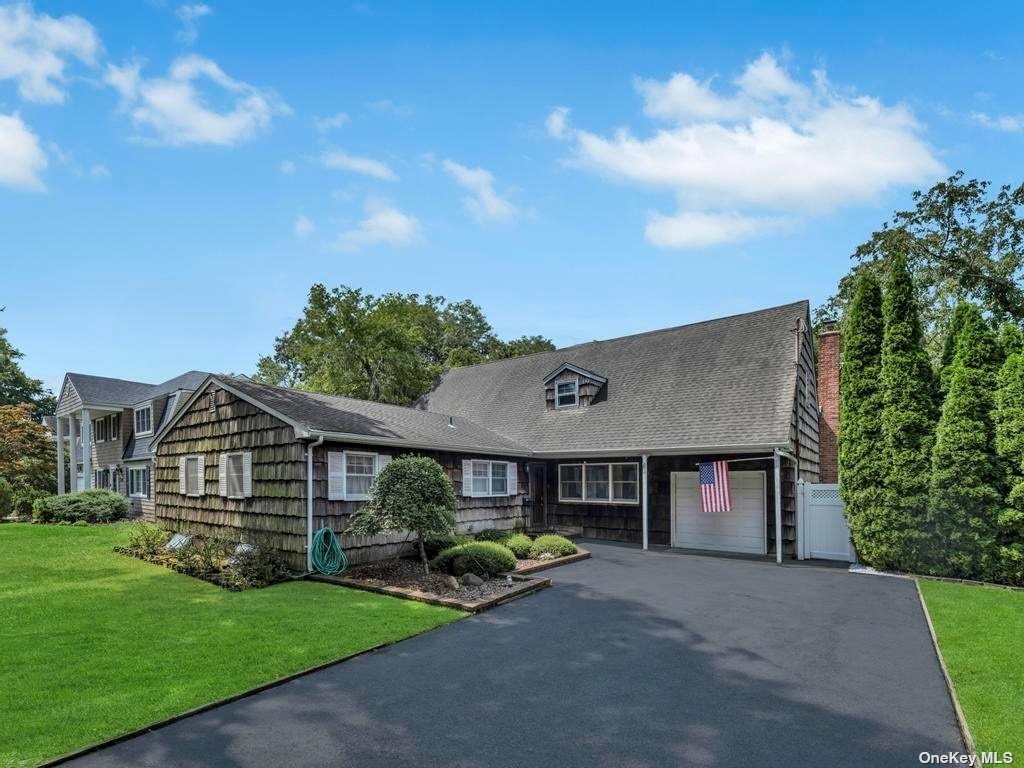 #1 photo, 100 Fernwood Avenue, Oakdale , NY 11769