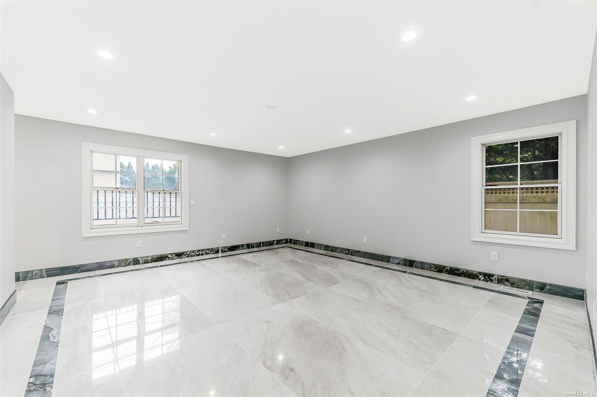 #11 photo, 22 Solar Lane, ナッソー郡 Albertson , NY 11507