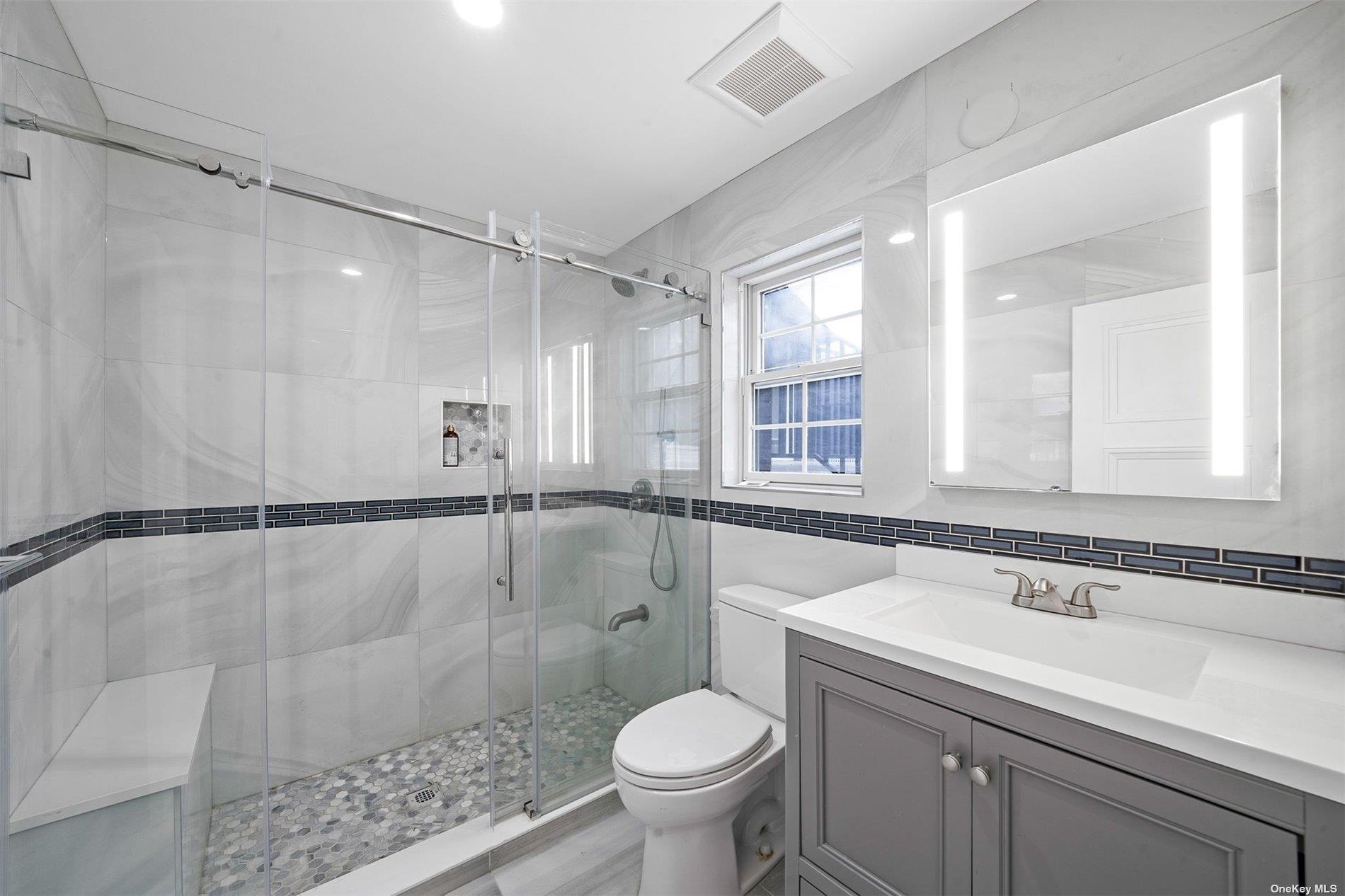 #19 photo, 22 Solar Lane, ナッソー郡 Albertson , NY 11507