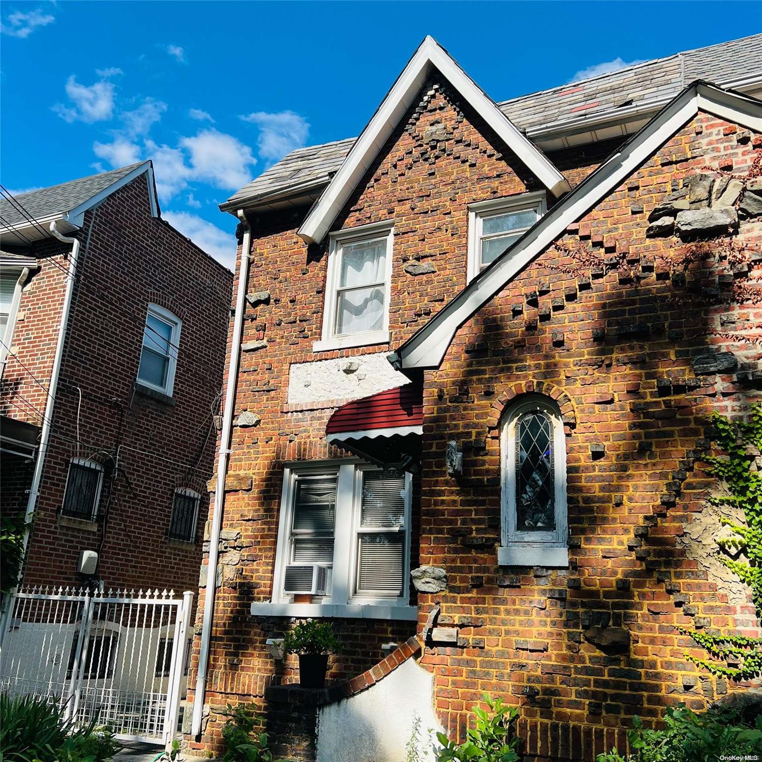 #2 photo, 88-21 208th Street, কুইন্‌স Queens Village , NY 11427