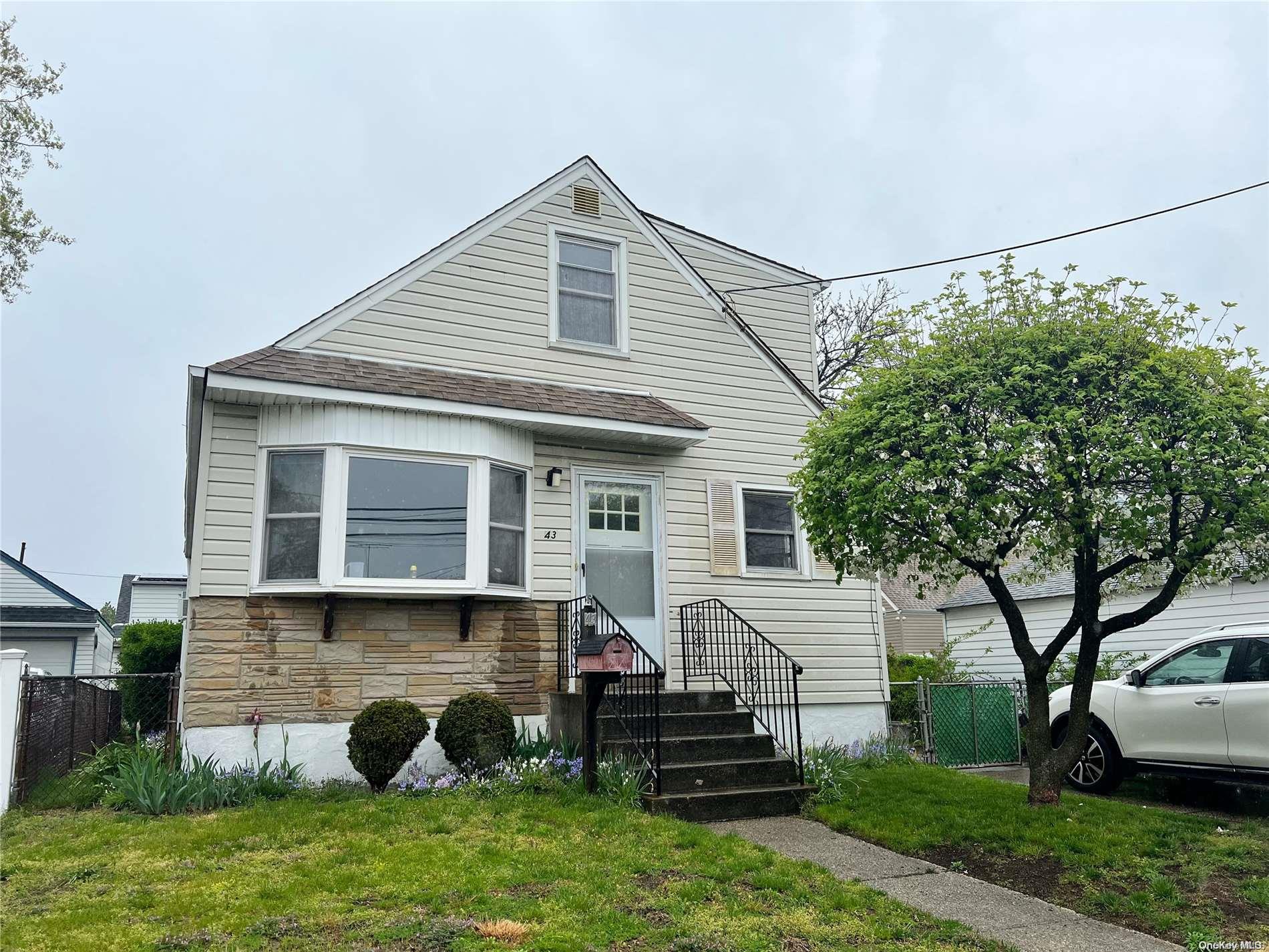 #1 photo, 43 Spring Garden Street, Нассау ‖ Valley Stream , NY 11580