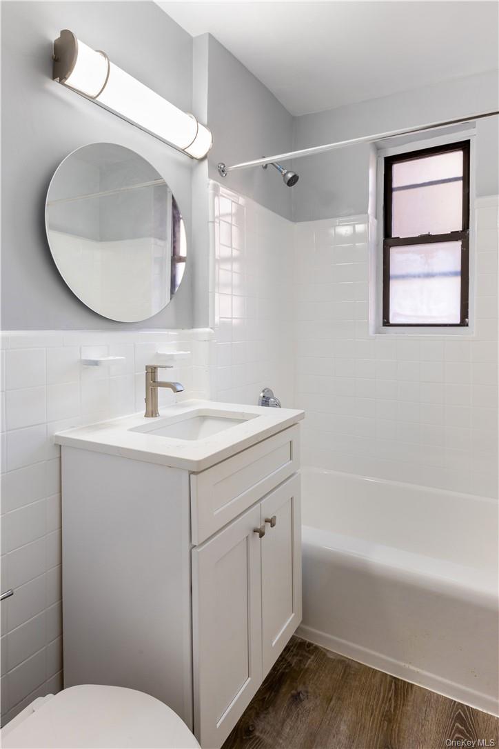 #14 photo, 525 W 235th Street, Bronx , NY 10463