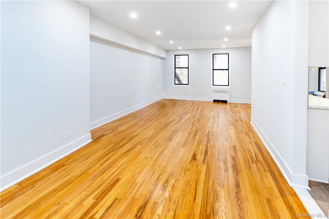 #3 photo, 525 W 235th Street, Bronx , NY 10463