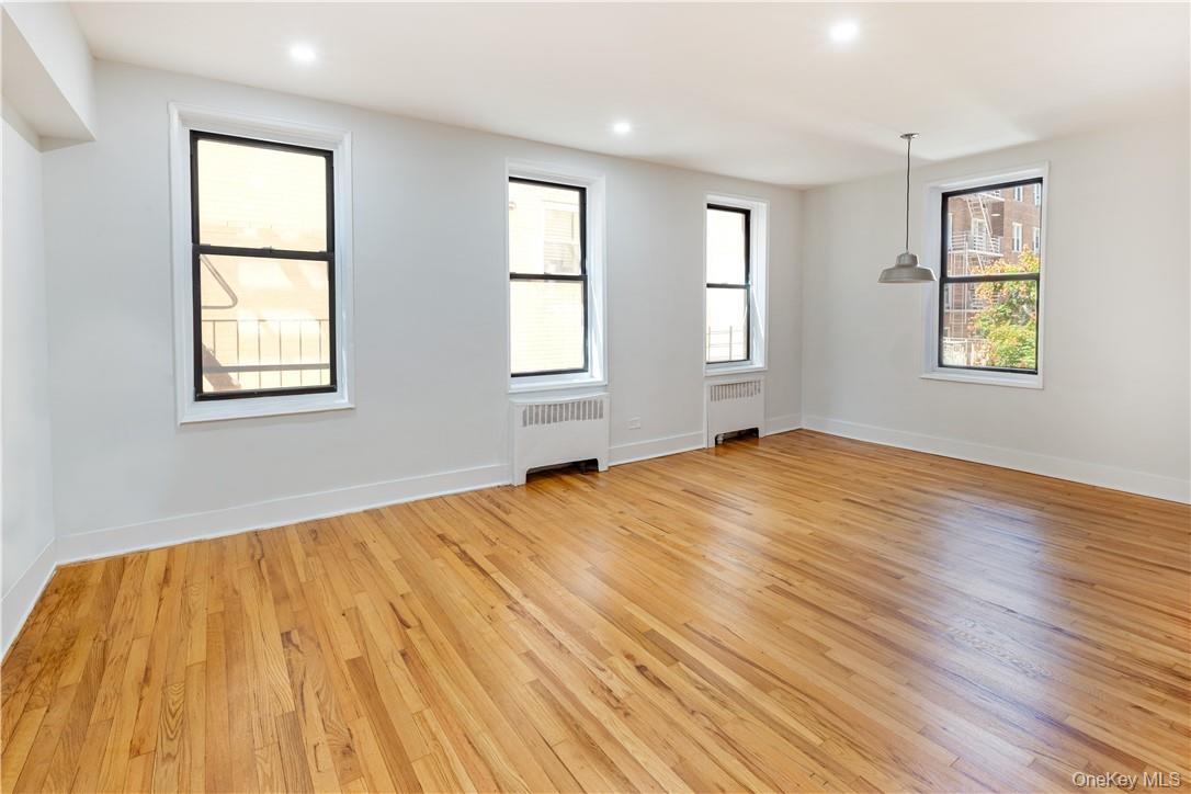 #6 photo, 525 W 235th Street, Bronx , NY 10463