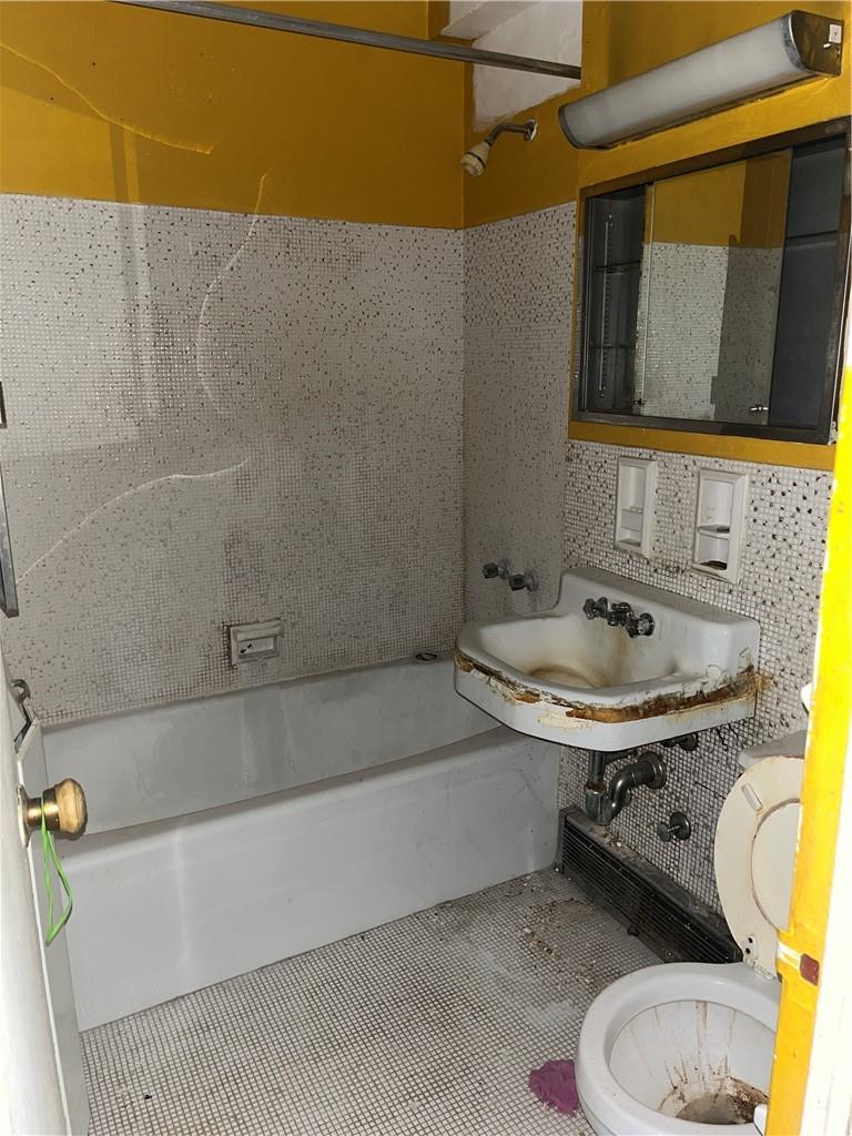 #11 photo, 1020 Grand Concourse, Бронкс ‖ Bronx , NY 10451