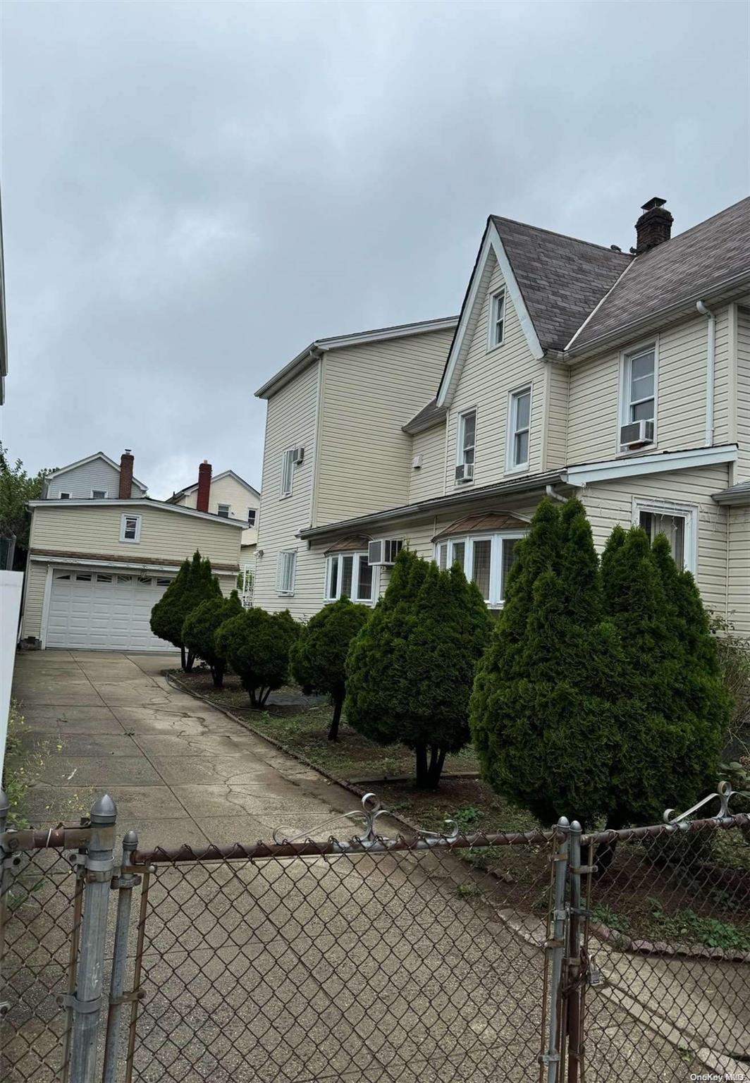 #4 photo, 102-32 134th Street, Richmond Hill S. , NY 11419