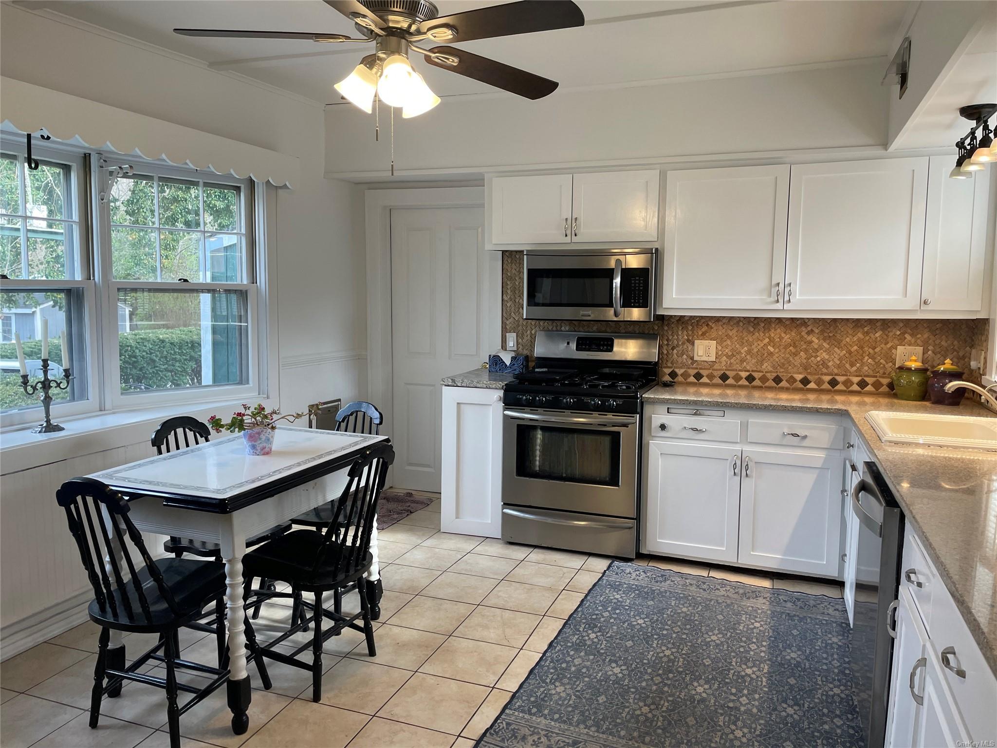 #6 photo, 190 S Country Road, サフォーク郡 Remsenburg , NY 11960