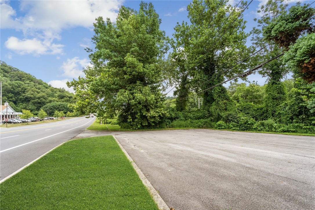 #6 photo, 538 N Route 17, Tuxedo Park , NY 10987