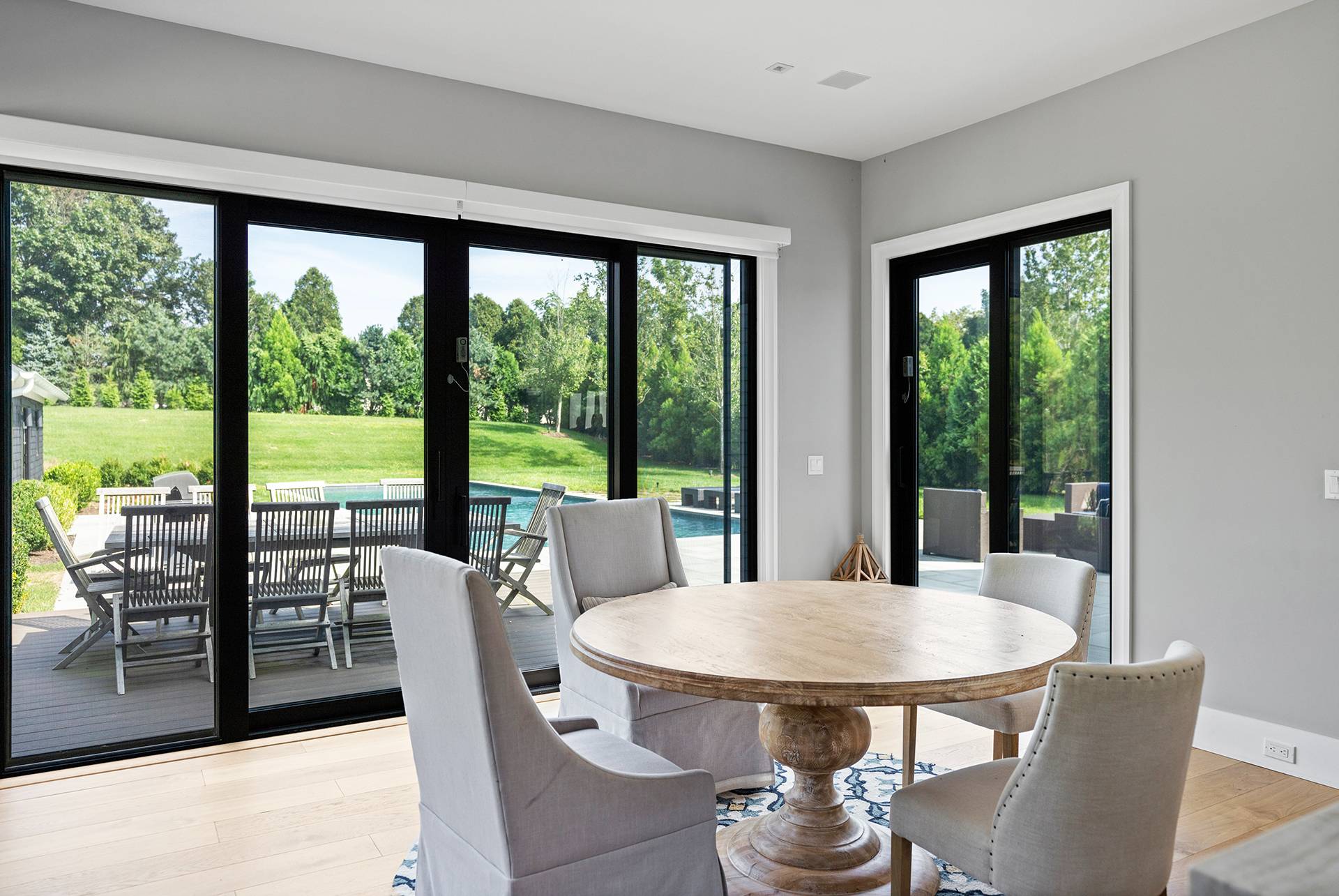 #11 photo, 276 N Main Street, サフォーク郡 Southampton , NY 11968