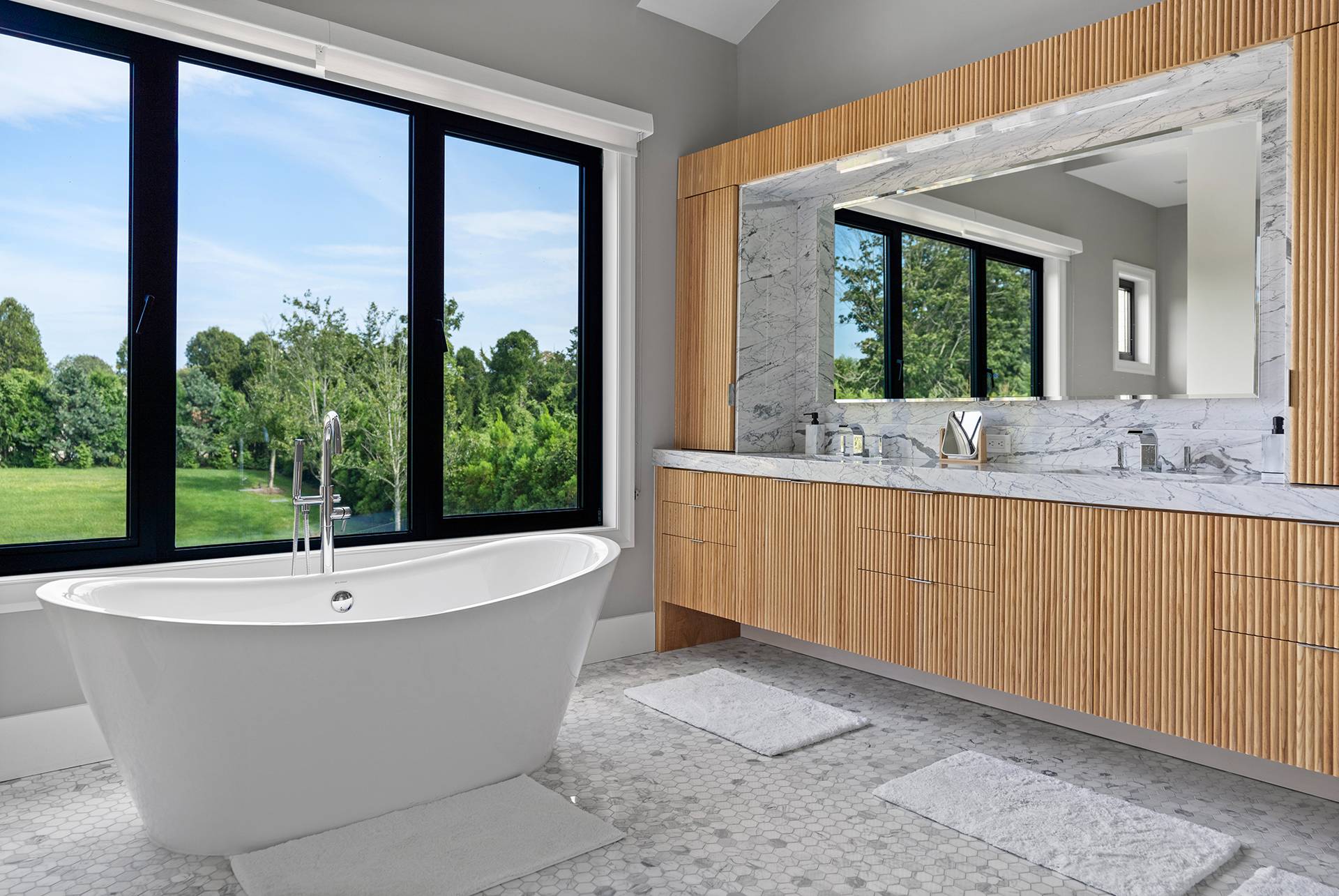 #17 photo, 276 N Main Street, サフォーク郡 Southampton , NY 11968