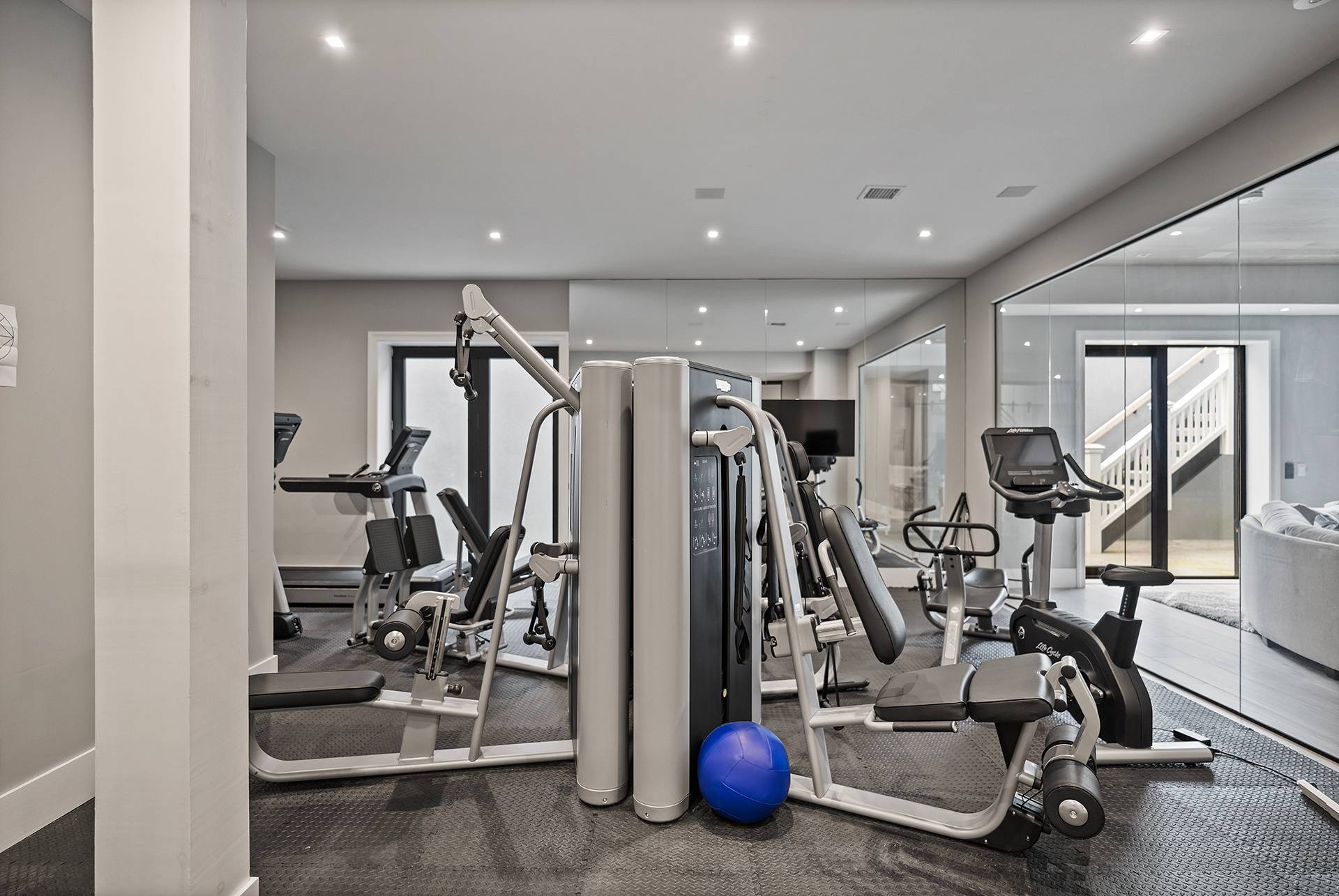 #24 photo, 276 N Main Street, サフォーク郡 Southampton , NY 11968