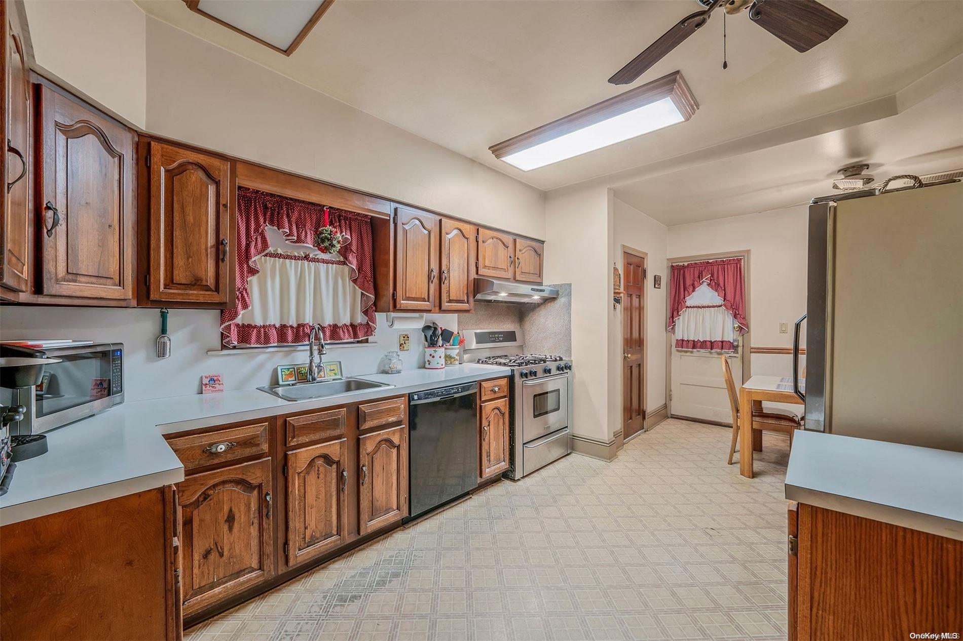 #4 photo, 266 Earle Avenue, ナッソー郡 Lynbrook , NY 11563