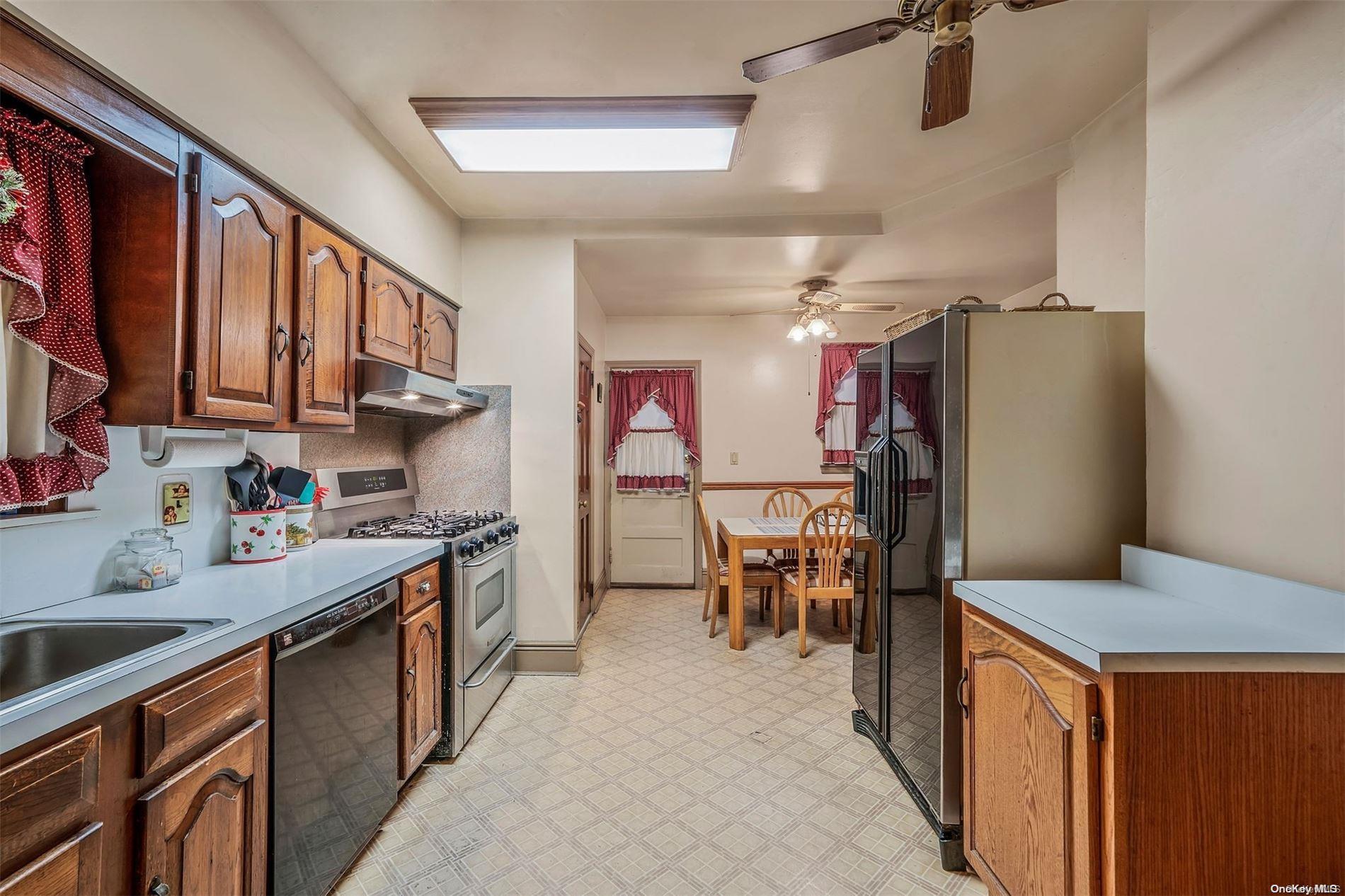 #5 photo, 266 Earle Avenue, ナッソー郡 Lynbrook , NY 11563