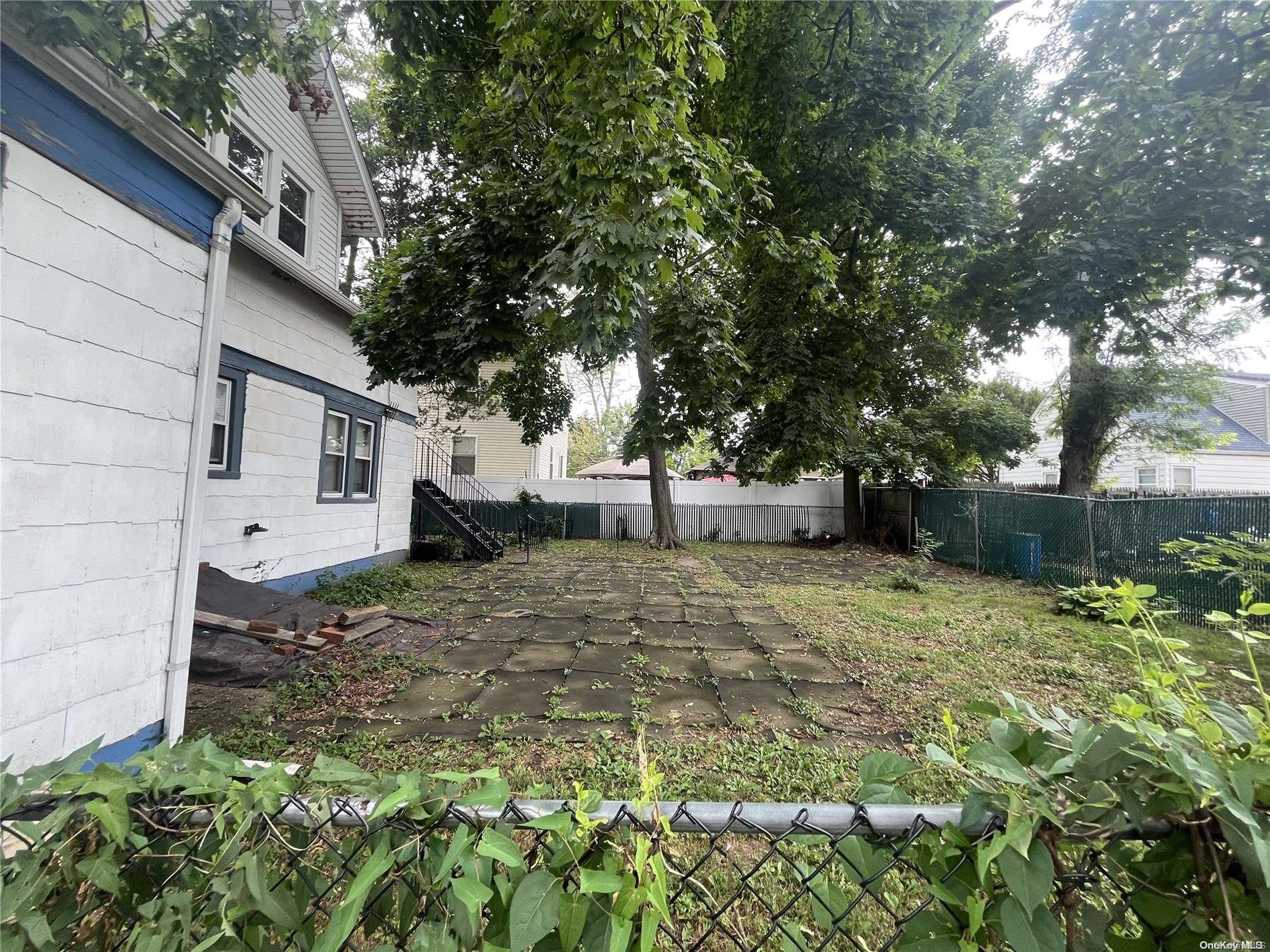 #10 photo, 140 Amherst Street, Hempstead , NY 11550