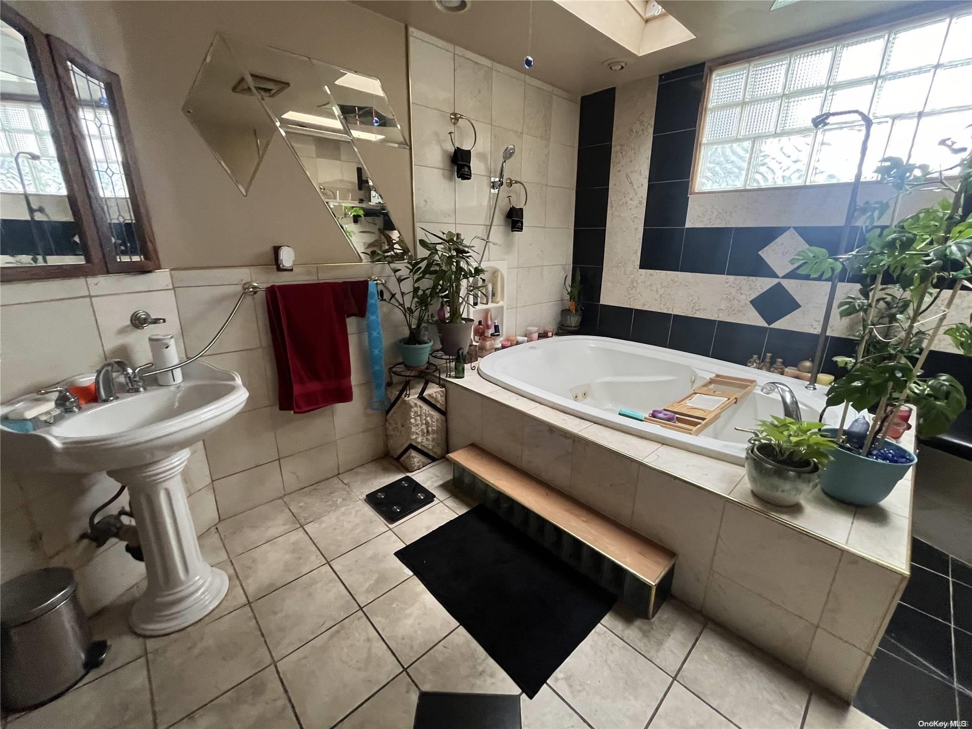 #7 photo, 140 Amherst Street, Hempstead , NY 11550