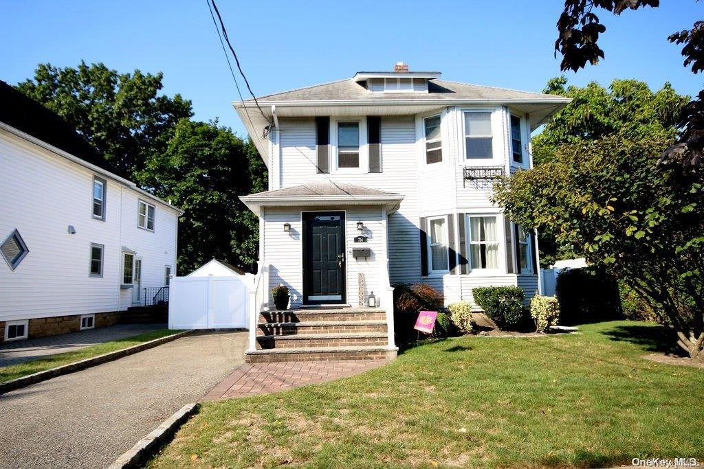#1 photo, 714 Clemons Street, ناسو Bellmore , NY 11710