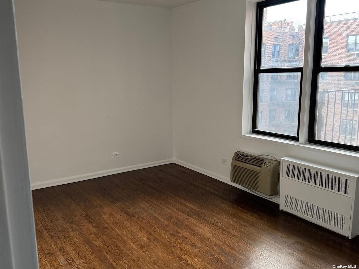 #5 photo, 65-50 Wetherole Street, クイーンズ区 Rego Park , NY 11374