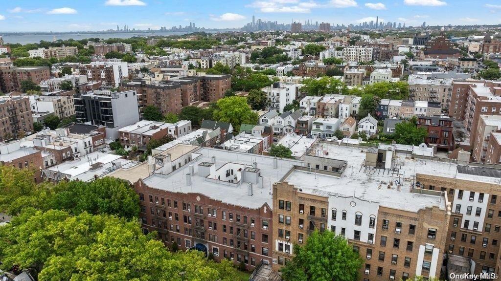 #18 photo, 325 Marine Avenue, ブルックリン区 Brooklyn , NY 11209