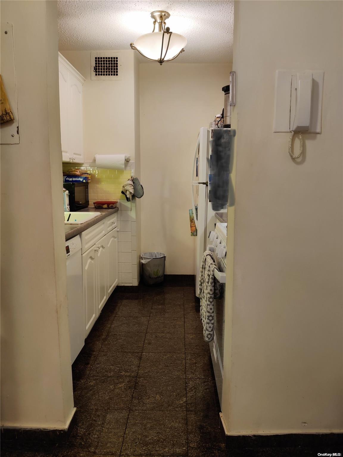 #13 photo, 152-18 Union Turnpike, Flushing , NY 11367