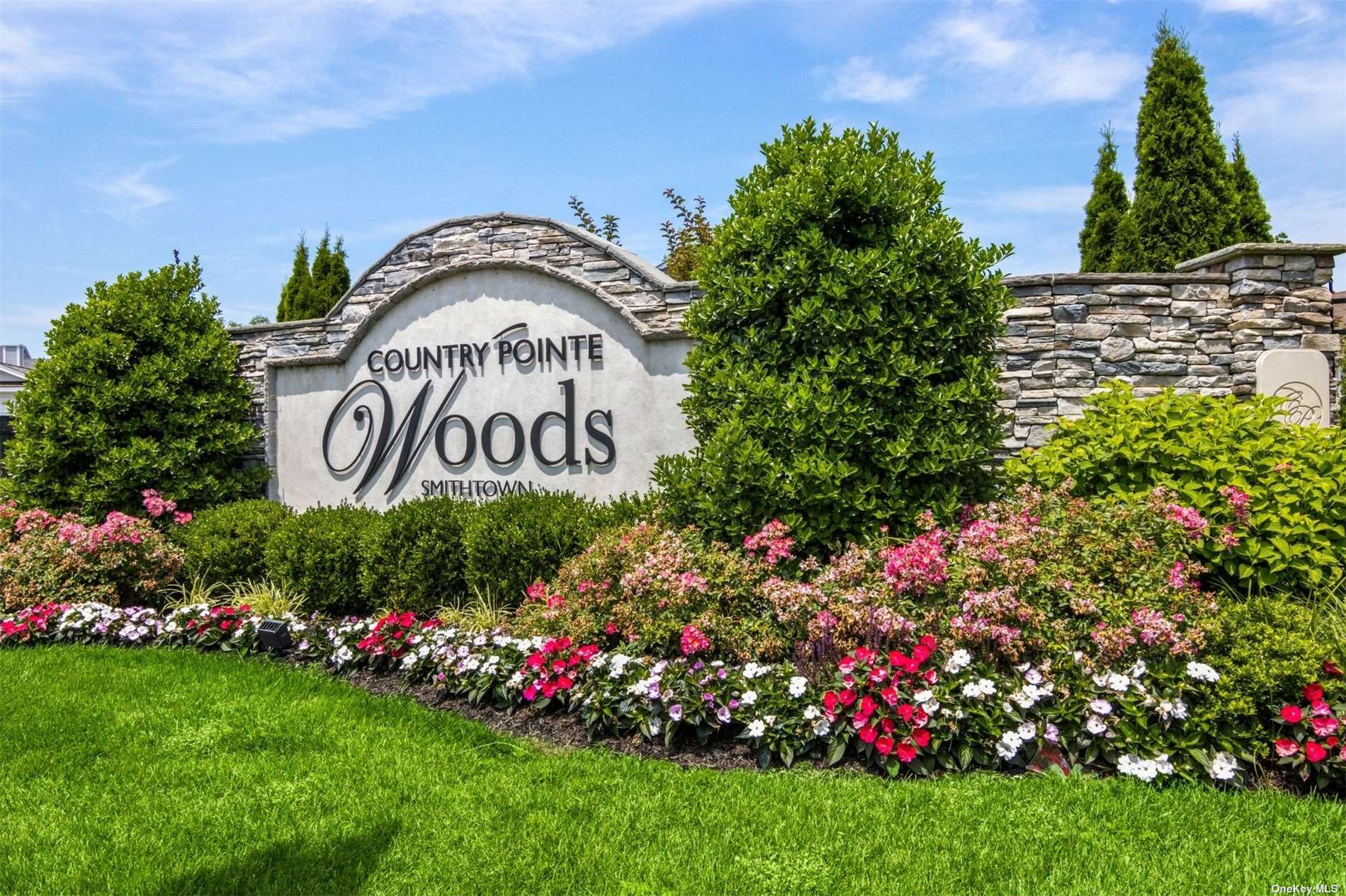 #1 photo, 6 Silver Spruce Way, سوفولك Smithtown , NY 11787