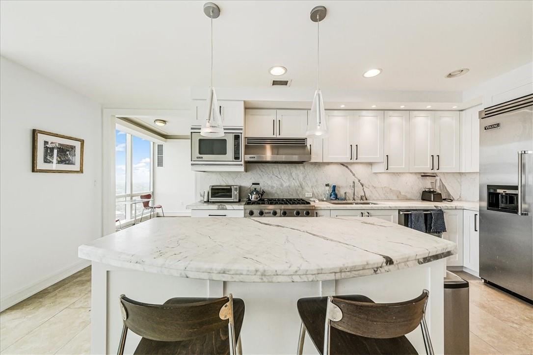 #13 photo, 1 Renaissance Square, White Plains , NY 10601