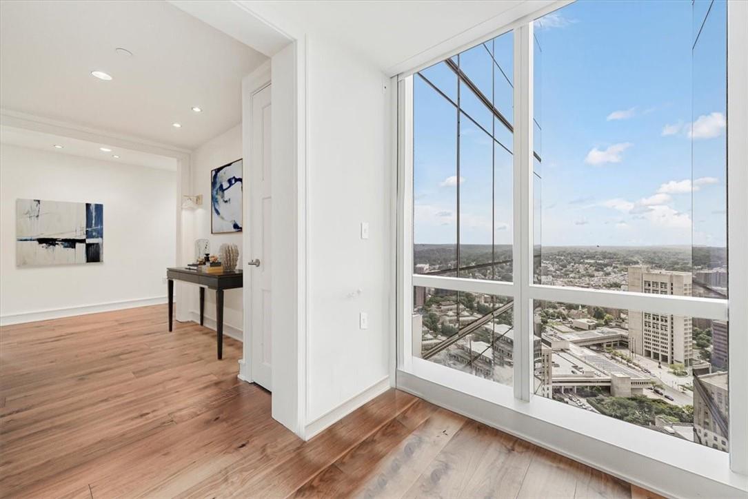 #2 photo, 1 Renaissance Square, White Plains , NY 10601