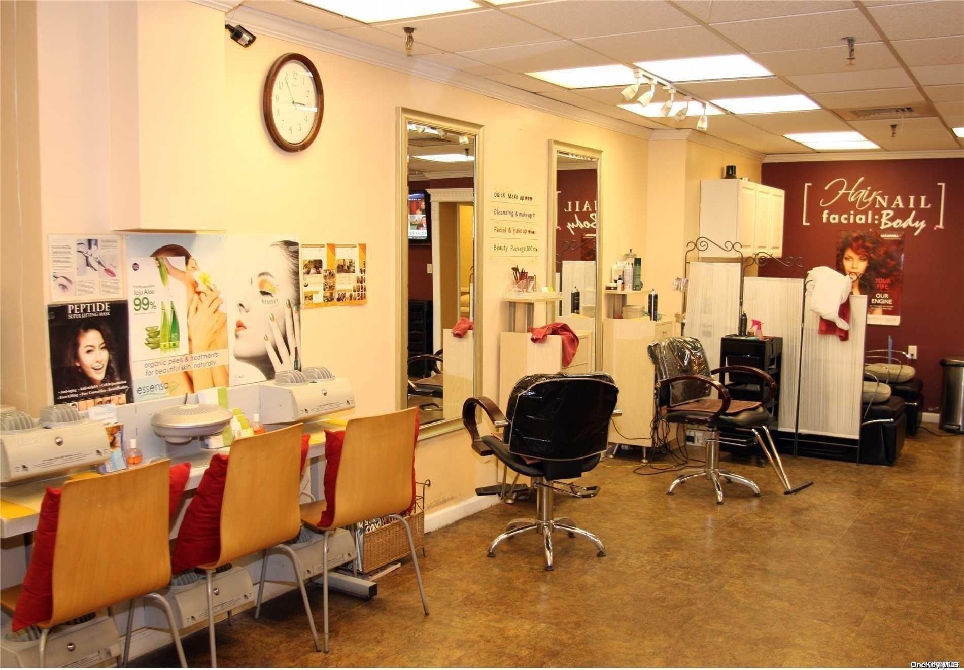 #19 photo, 17-85 215 Street, كوينز Bayside , NY 11360