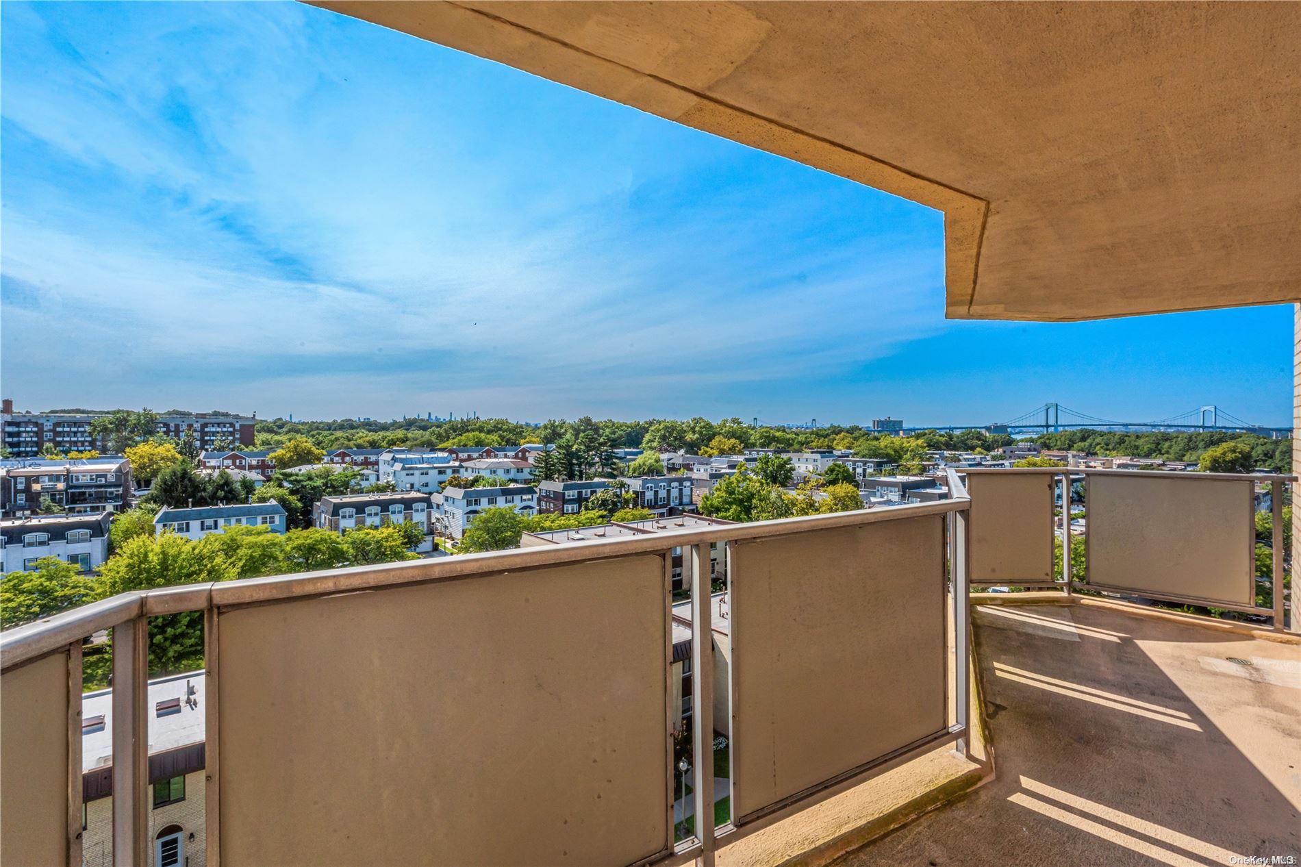 #9 photo, 17-85 215 Street, كوينز Bayside , NY 11360