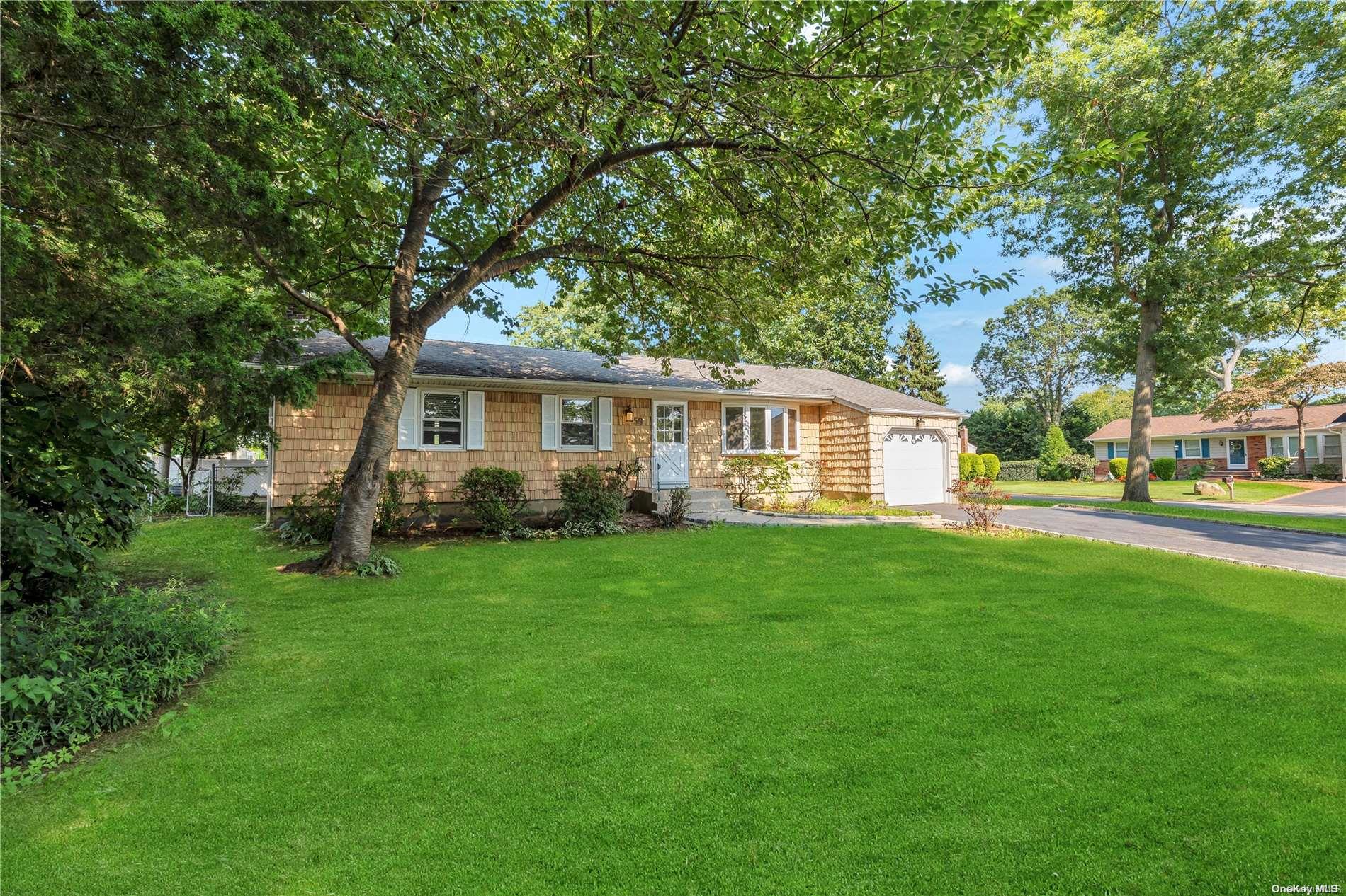 #1 photo, 59 Livingston Street, سوفولك Saint James , NY 11780