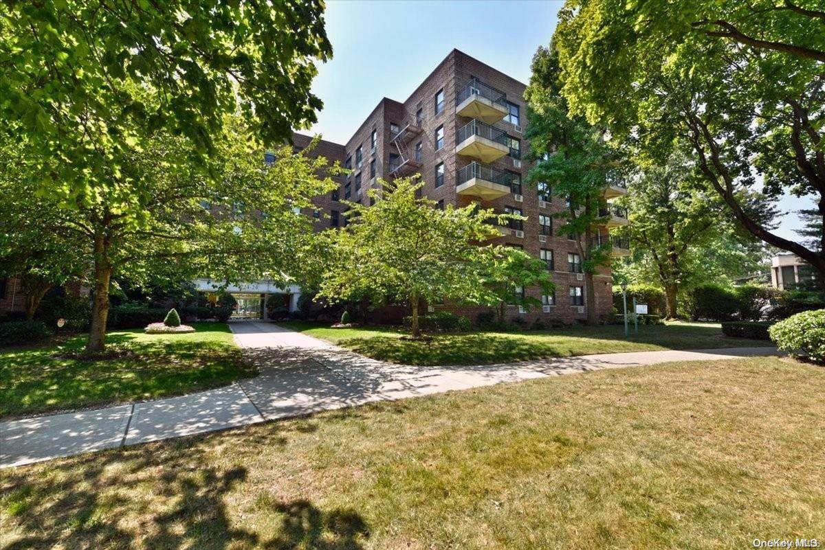 #1 photo, 224-24 Union Turnpike, Bayside , NY 11364