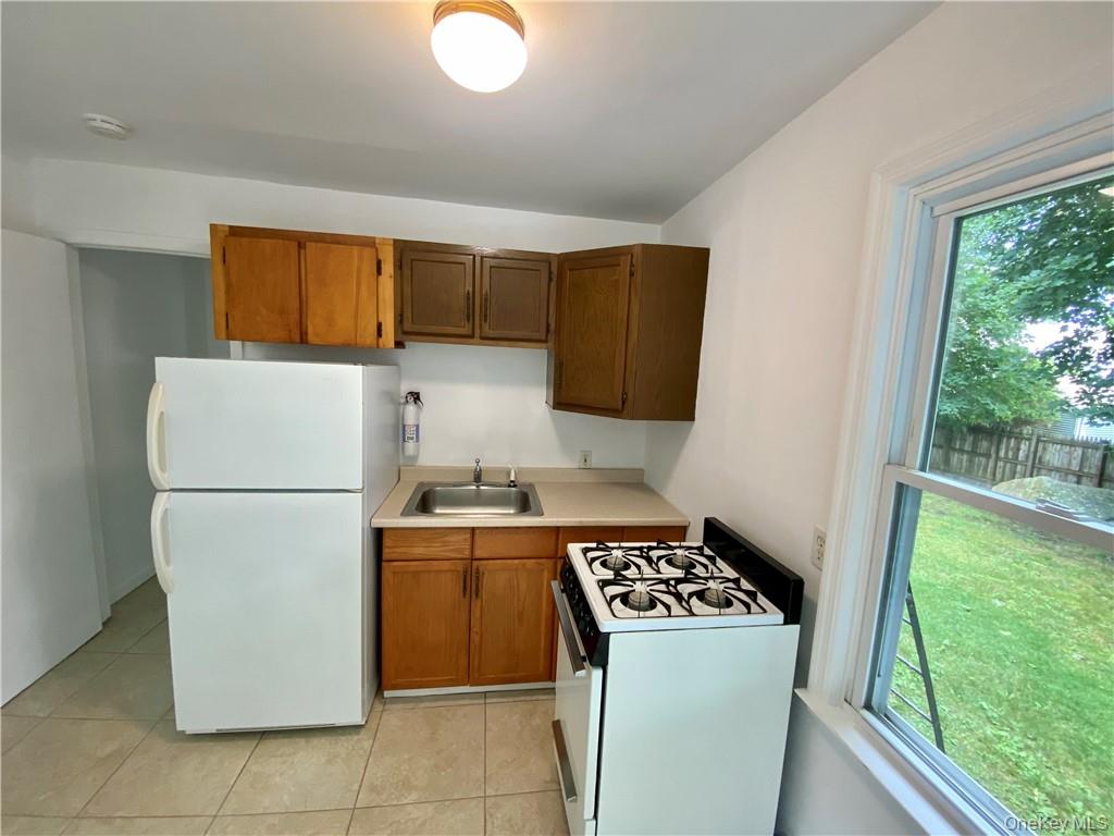 #7 photo, 1860 main Street, Mohegan Lake , NY 10547