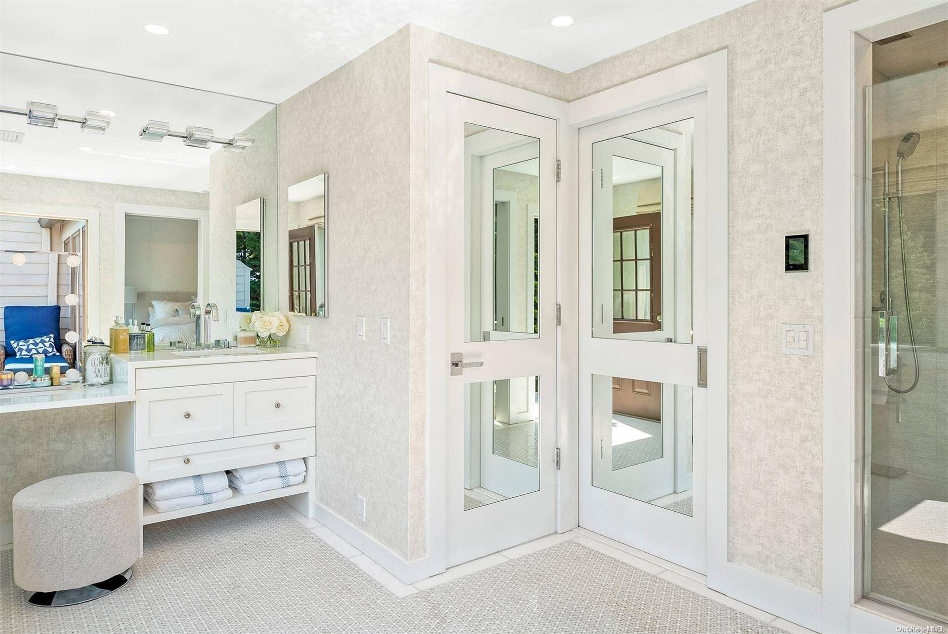 #16 photo, 68 W Water Street, Sag Harbor , NY 11963