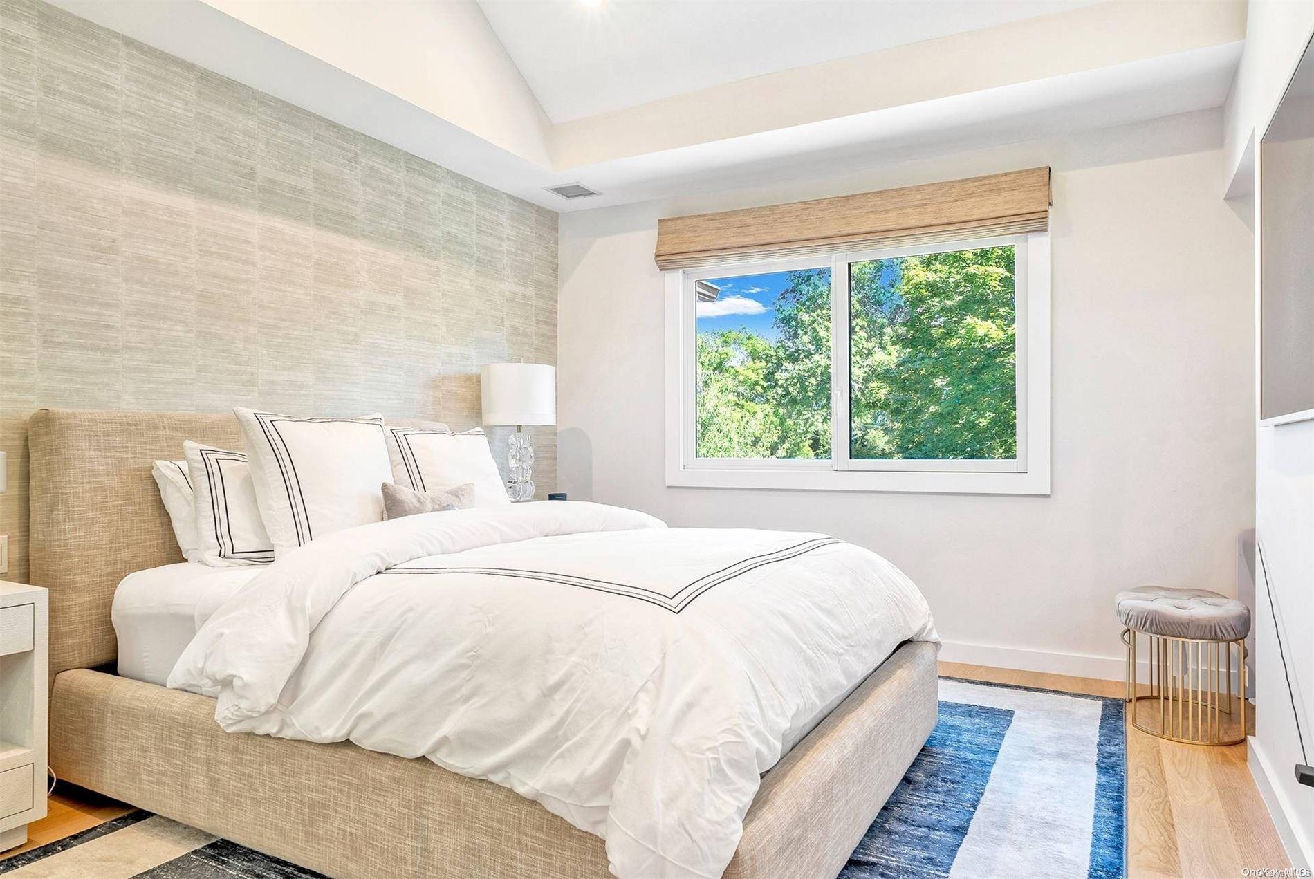 #19 photo, 68 W Water Street, Sag Harbor , NY 11963