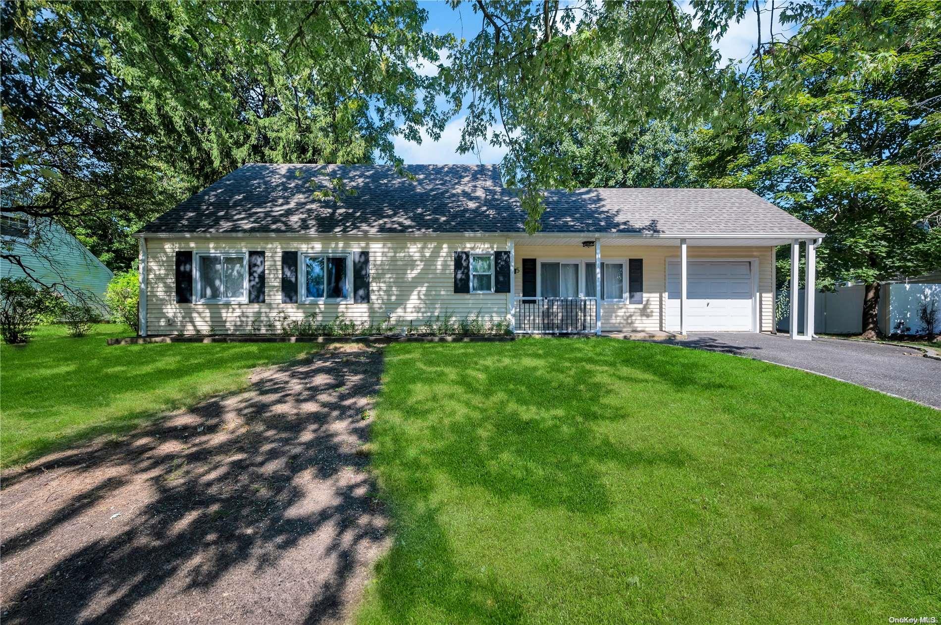 #1 photo, 45 Sundial Lane, سوفولك Bellport , NY 11713