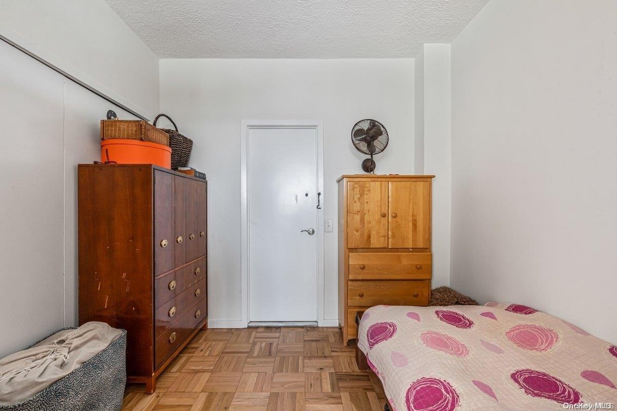 #15 photo, 166-25 Powells Cove Boulevard, Beechhurst , NY 11357