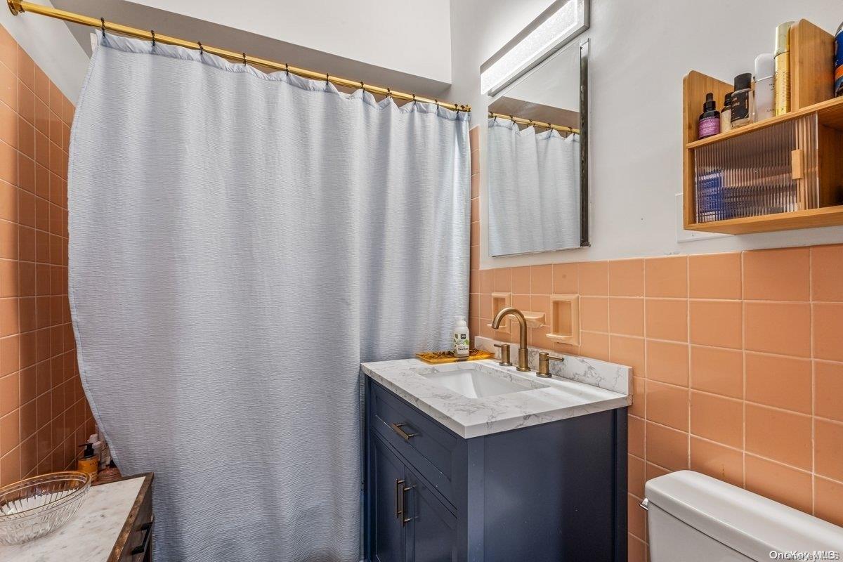 #17 photo, 166-25 Powells Cove Boulevard, Beechhurst , NY 11357