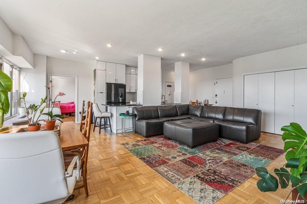 #4 photo, 166-25 Powells Cove Boulevard, Beechhurst , NY 11357