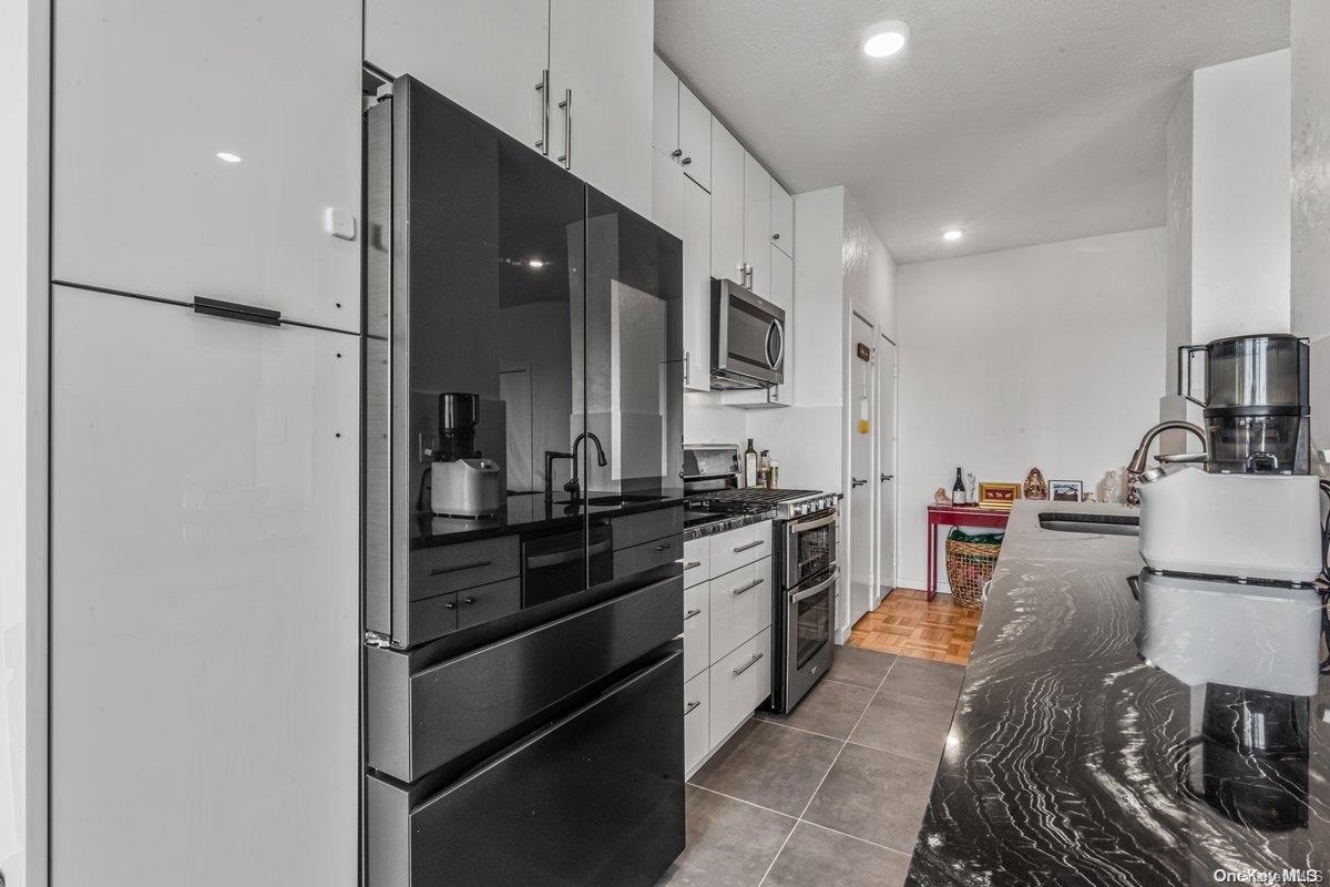 #8 photo, 166-25 Powells Cove Boulevard, Beechhurst , NY 11357