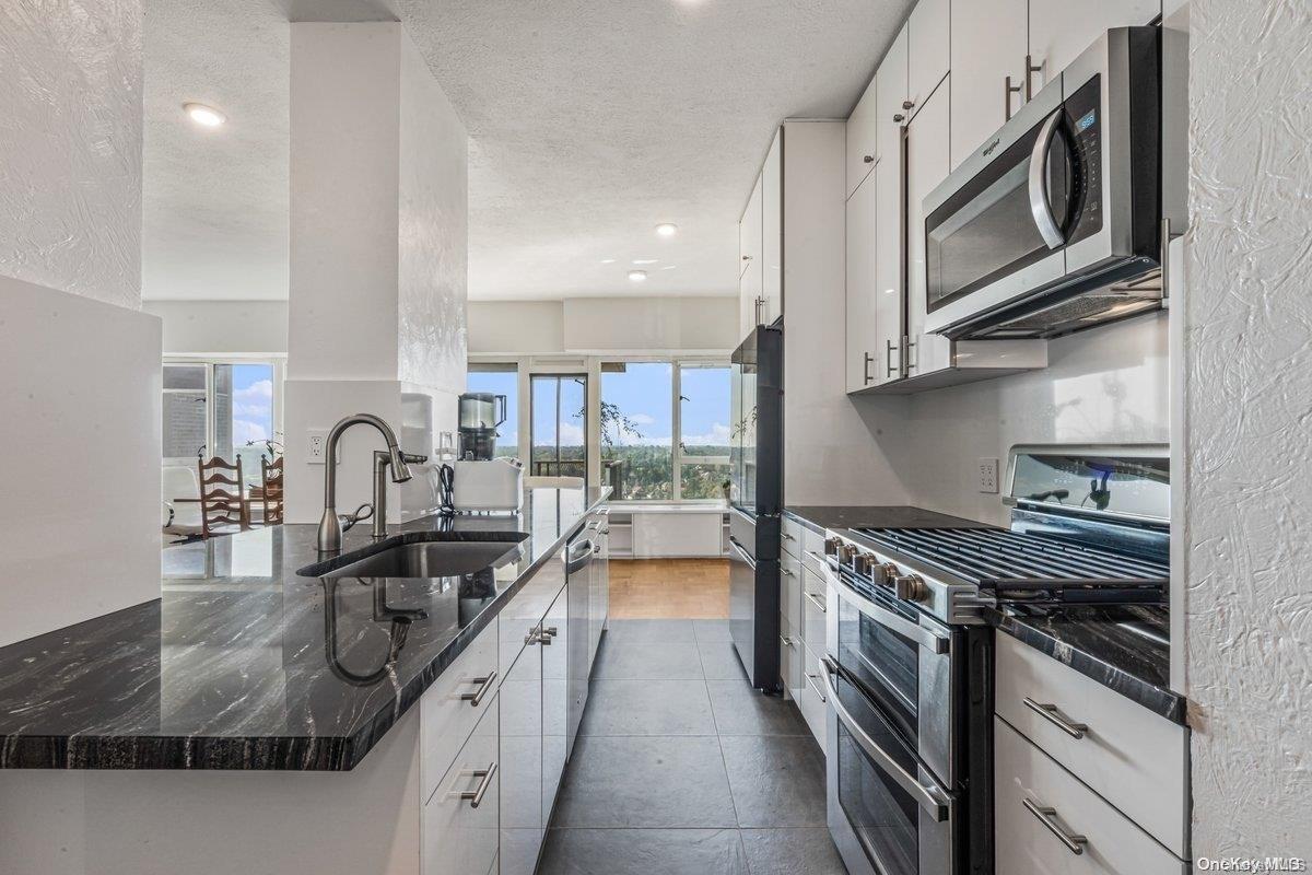 #9 photo, 166-25 Powells Cove Boulevard, Beechhurst , NY 11357