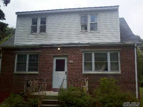 #1 photo, 62 Terapin Street, 東長島 Mastic , NY 11950