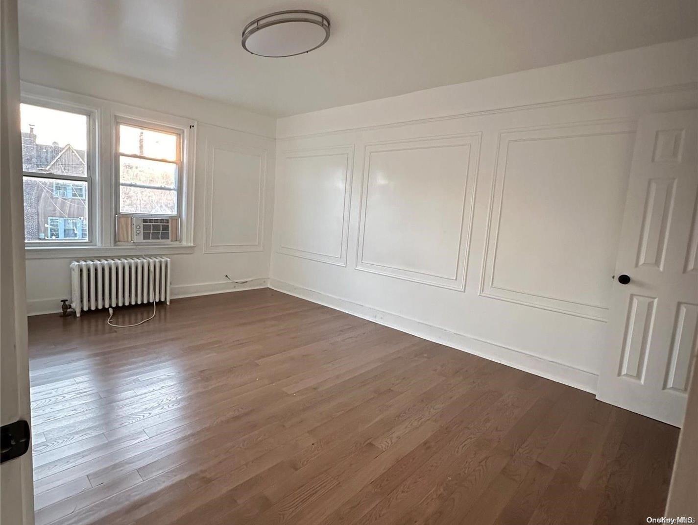 #1 photo, 113-05 204th Street, كوينز Saint Albans , NY 11412