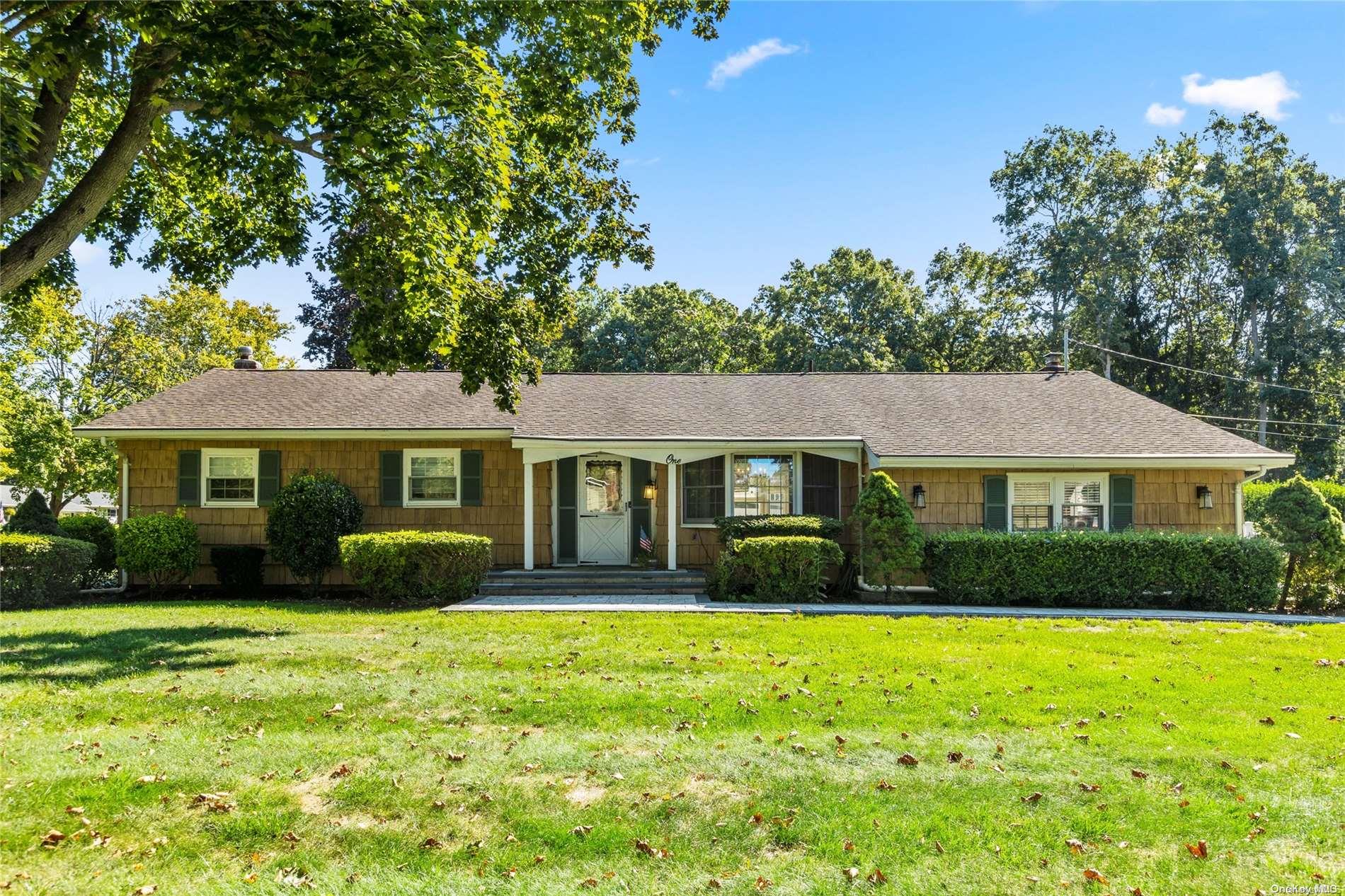 #1 photo, 1 South Court, سوفولك Nesconset , NY 11767