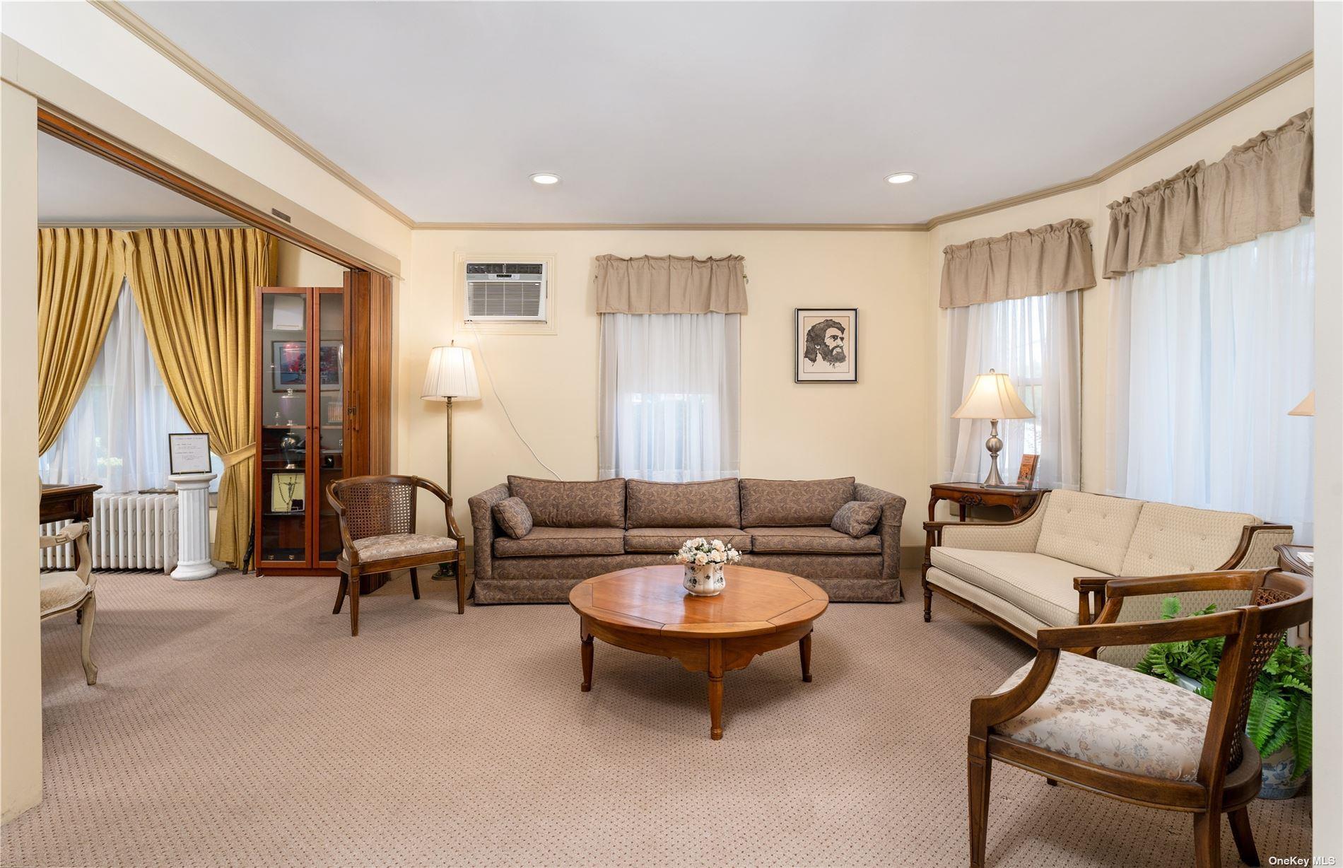 #11 photo, 94 E Montauk Highway, サフォーク郡 Hampton Bays , NY 11946