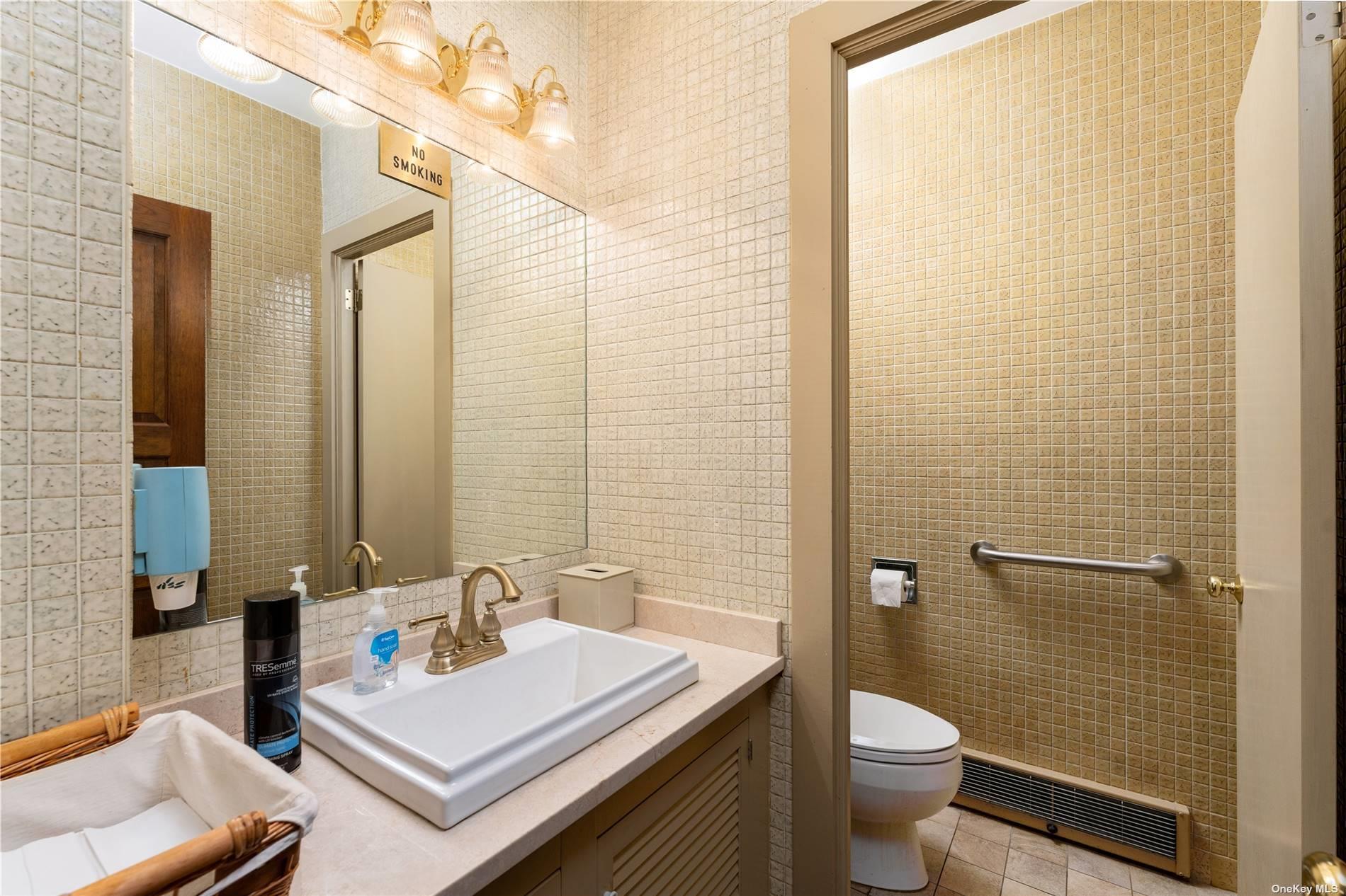 #17 photo, 94 E Montauk Highway, サフォーク郡 Hampton Bays , NY 11946