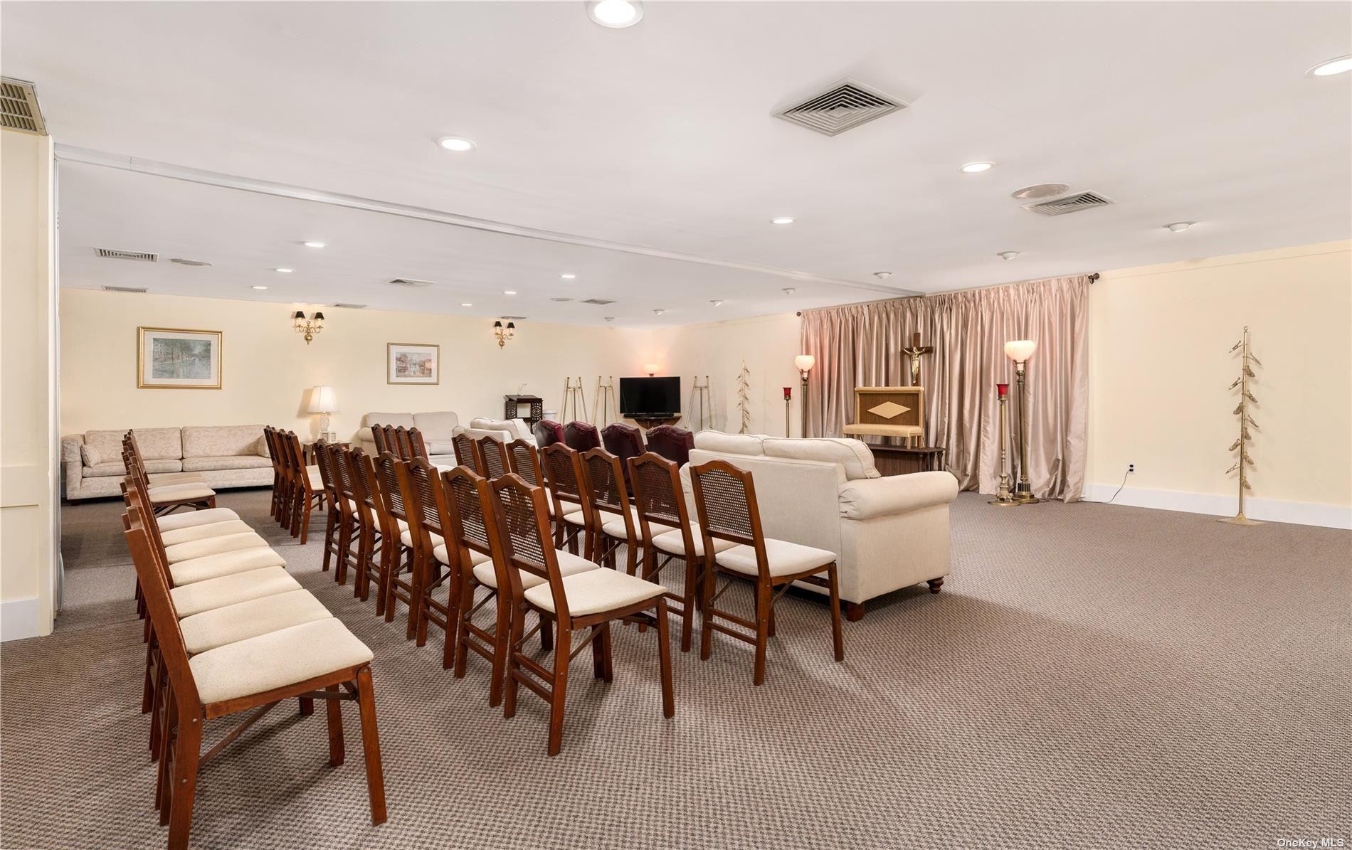 #20 photo, 94 E Montauk Highway, サフォーク郡 Hampton Bays , NY 11946