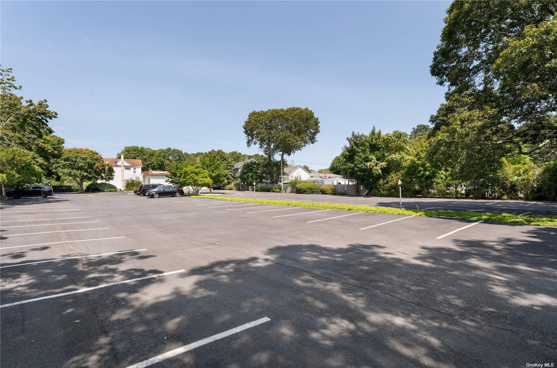 #4 photo, 94 E Montauk Highway, サフォーク郡 Hampton Bays , NY 11946