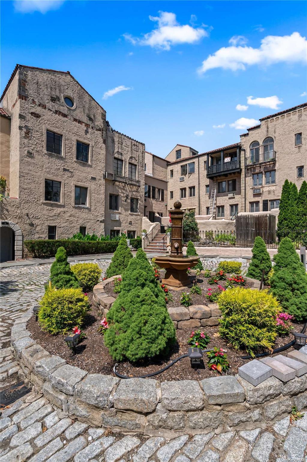 #17 photo, 215 Middle Neck Road, Great Neck , NY 11021