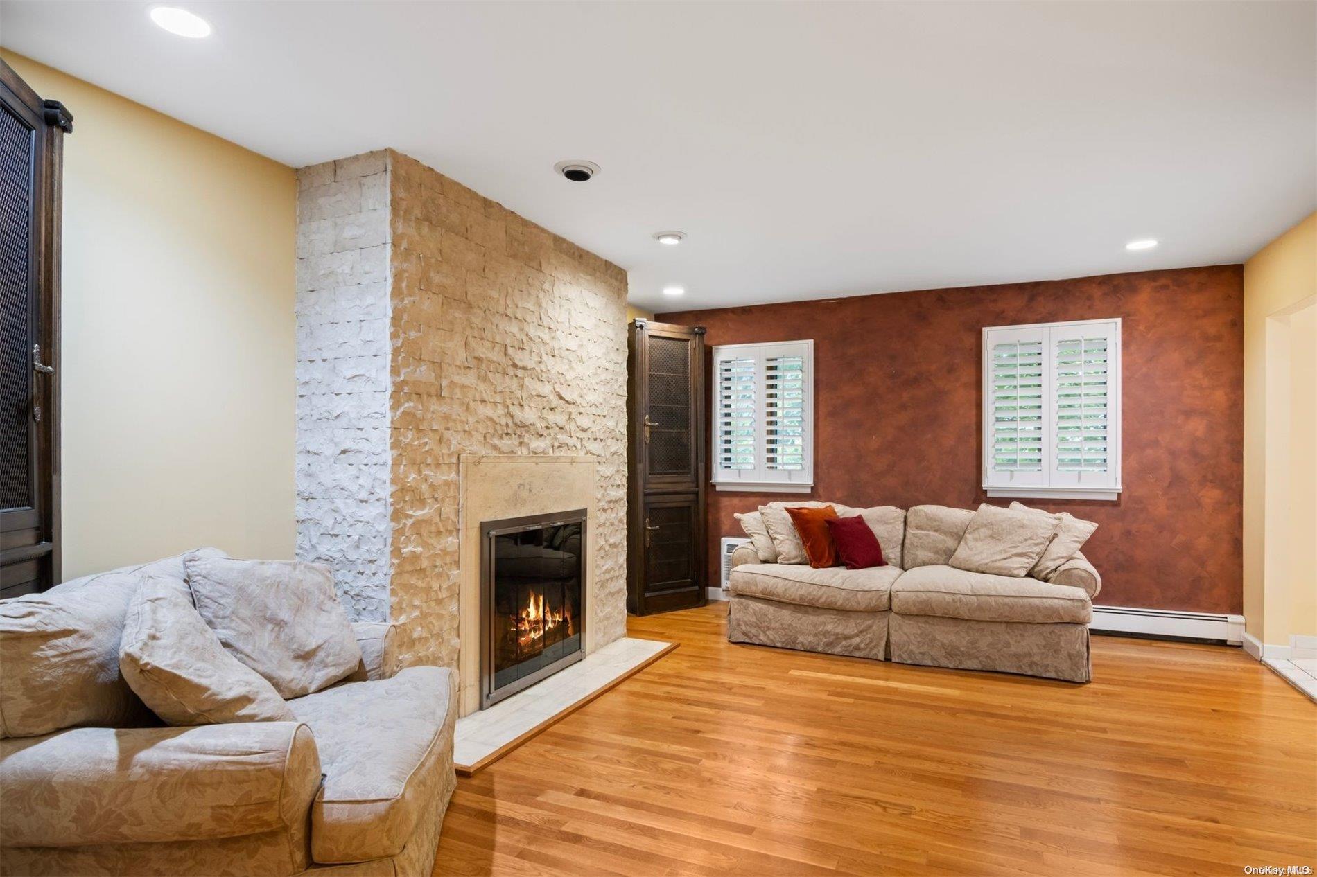 #2 photo, 215 Middle Neck Road, Great Neck , NY 11021