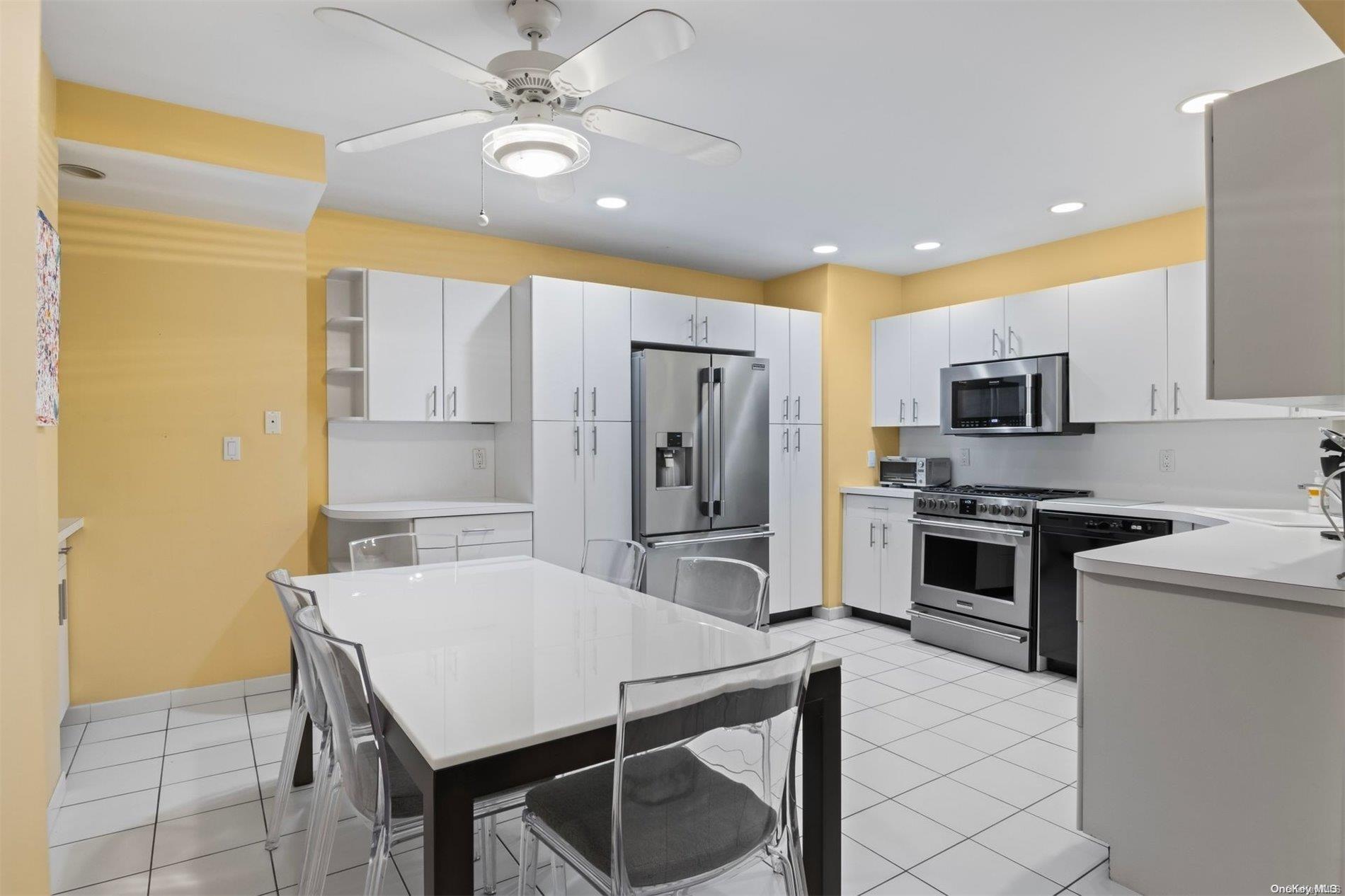 #7 photo, 215 Middle Neck Road, Great Neck , NY 11021