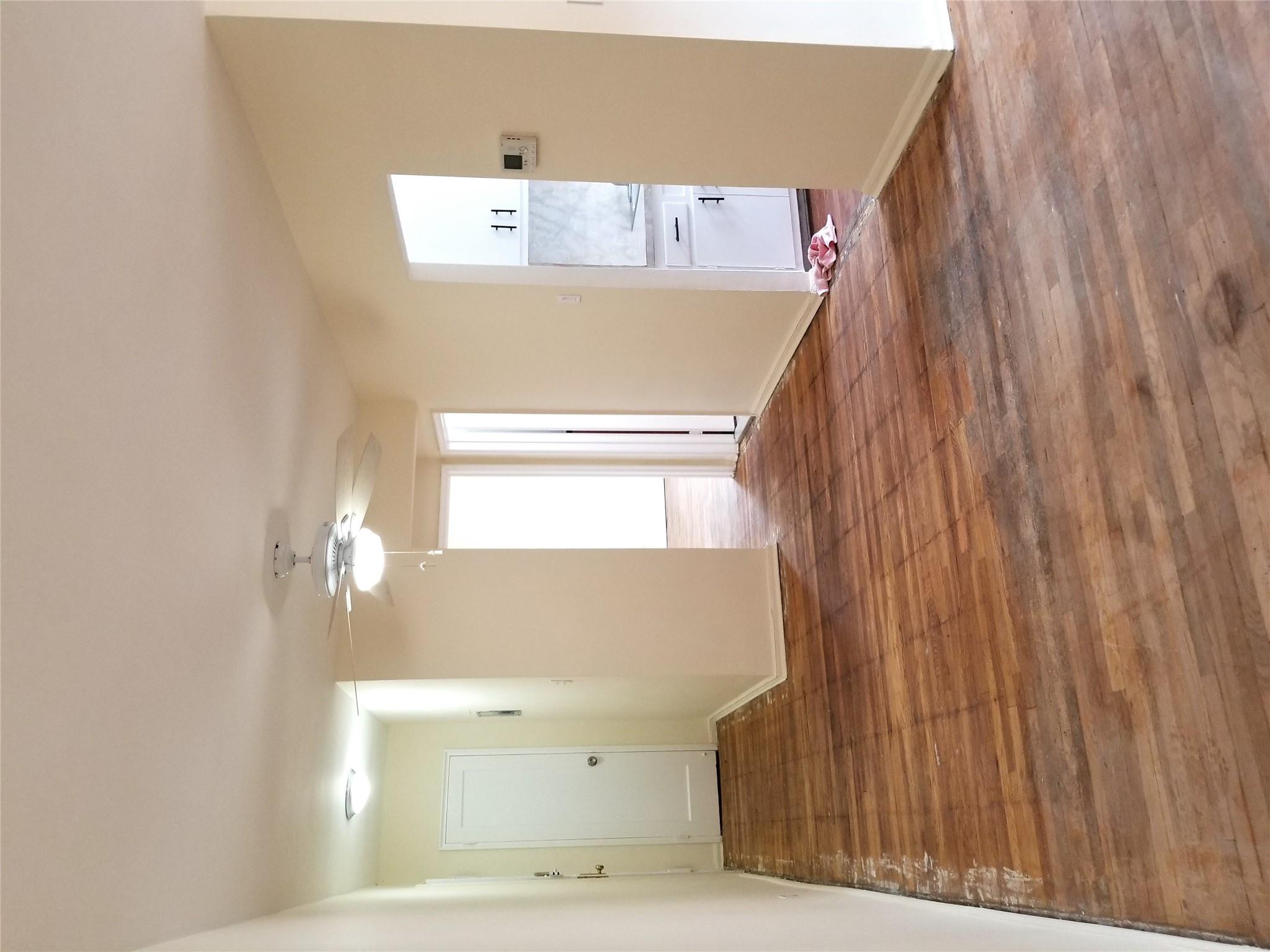 #10 photo, 32-20 92 Street, クイーンズ区 East Elmhurst , NY 11369